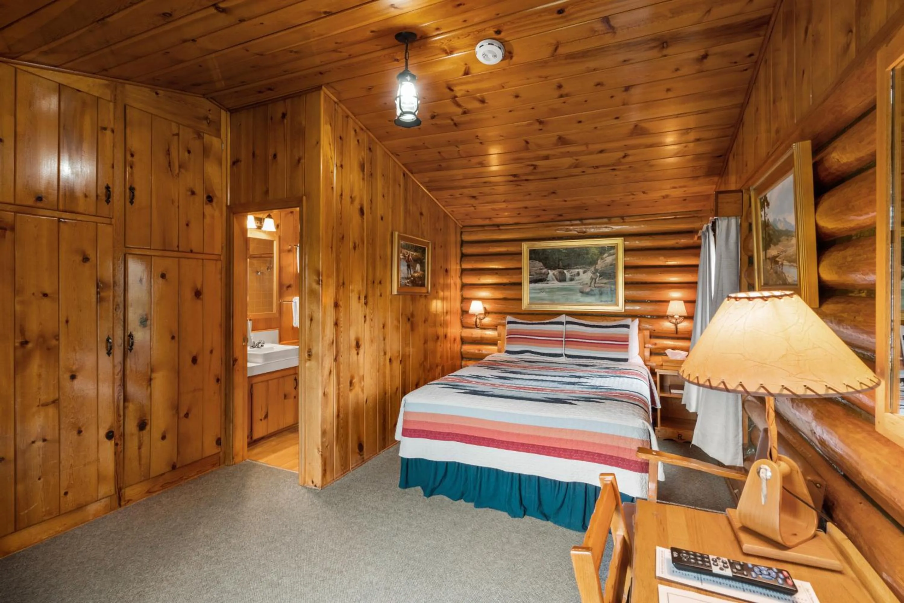 Bed in El Western Cabins & Lodges