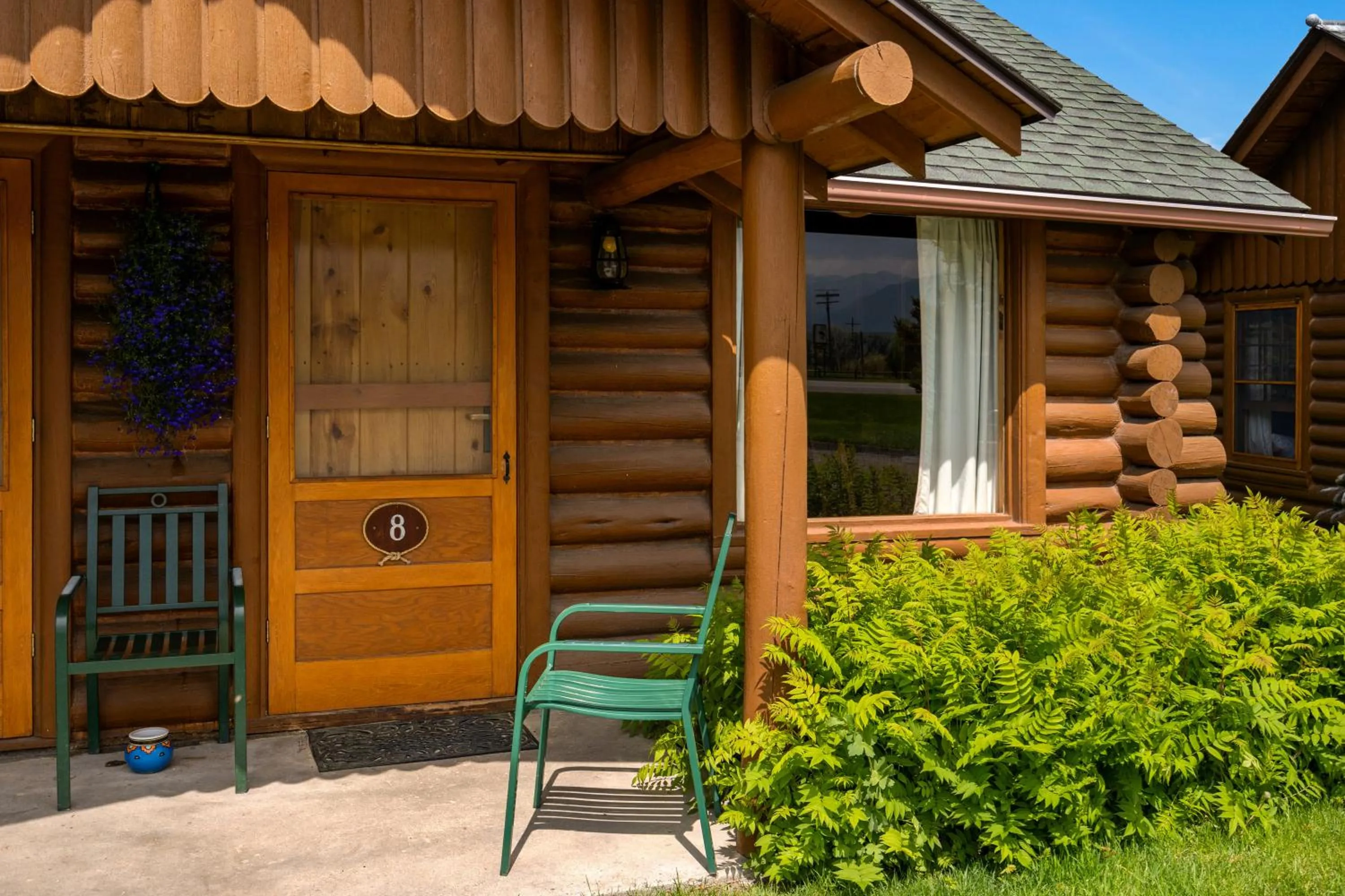 Property building in El Western Cabins & Lodges
