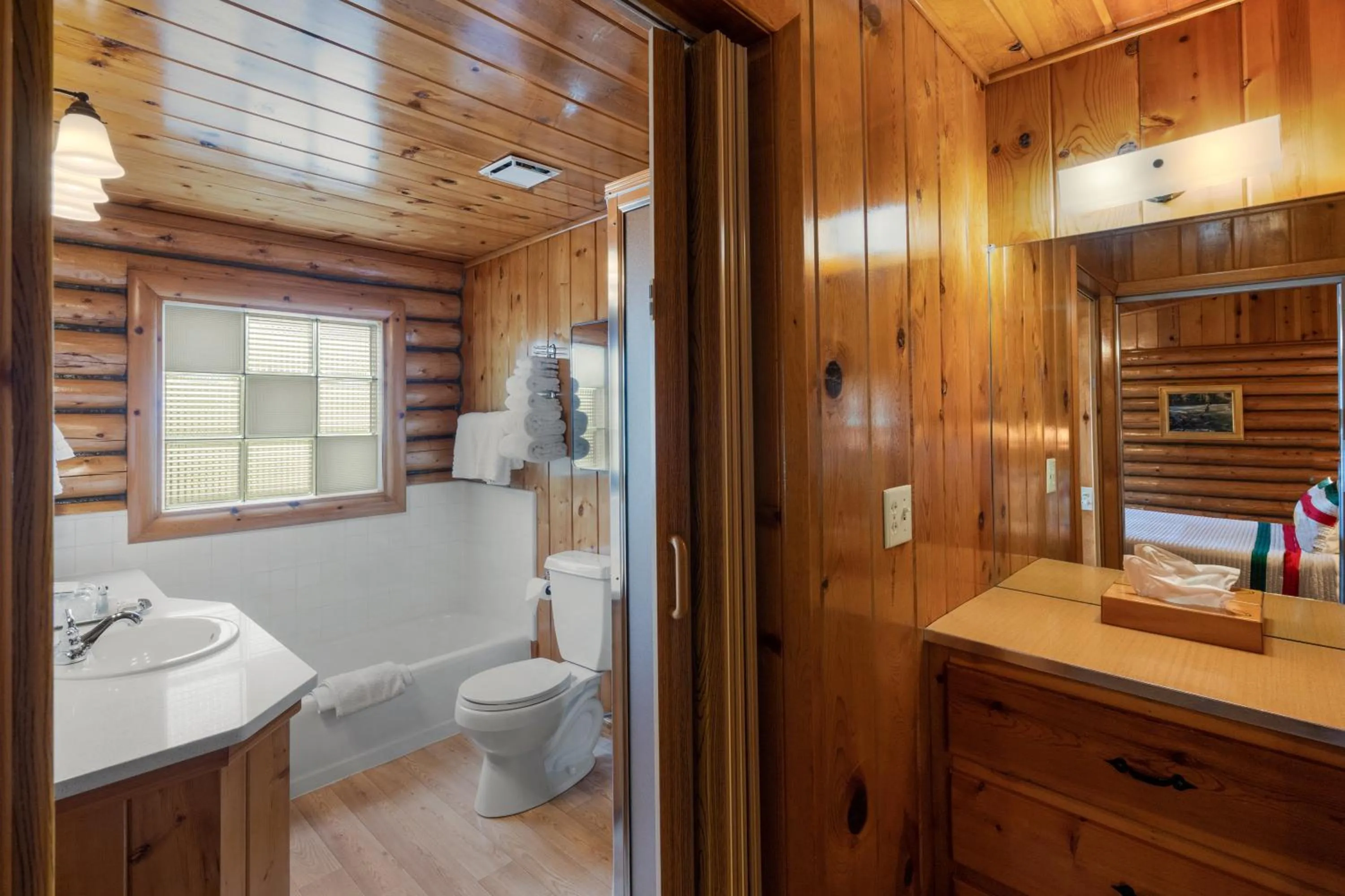 Toilet in El Western Cabins & Lodges