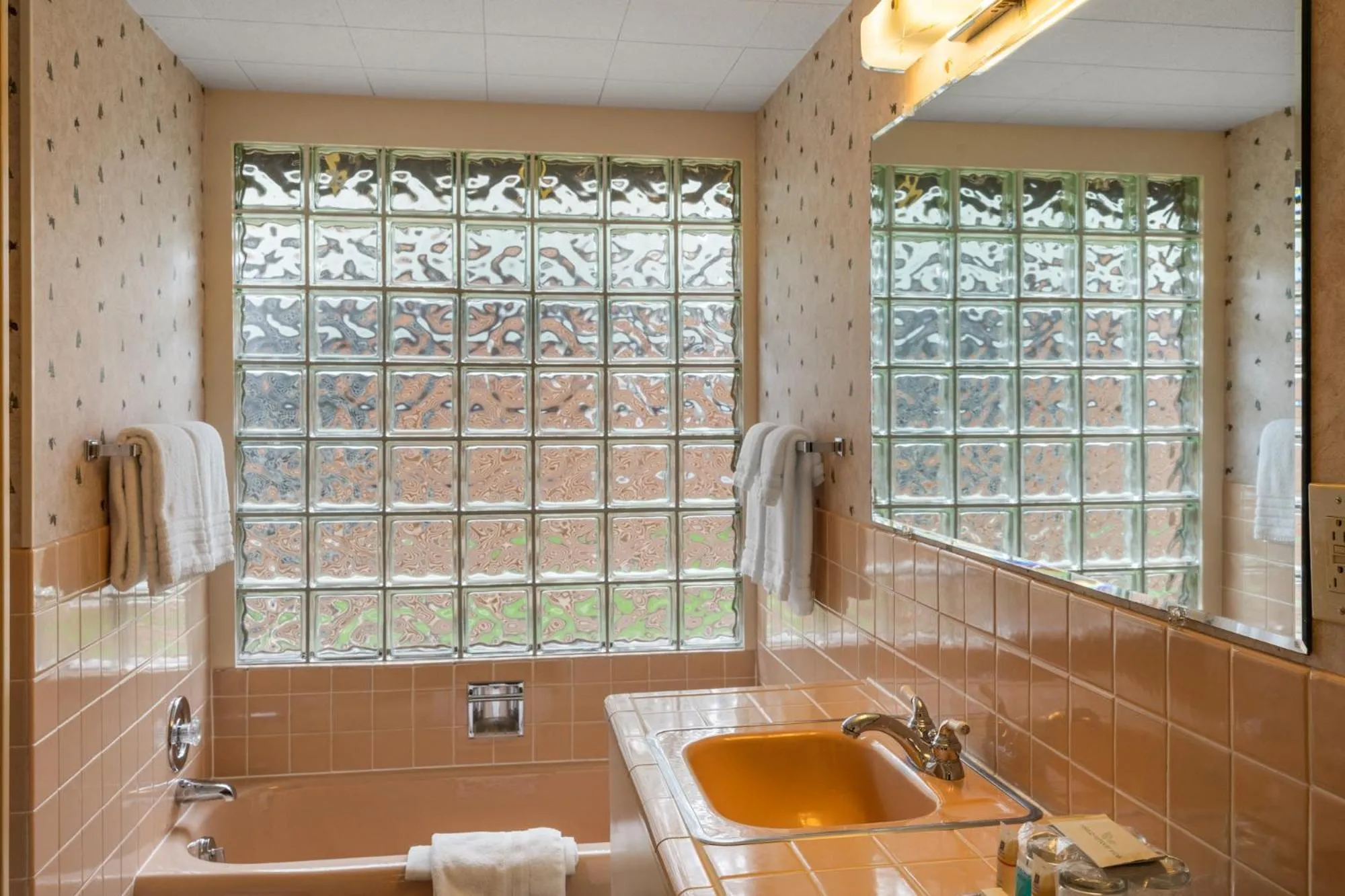 Bathroom in El Western Cabins & Lodges