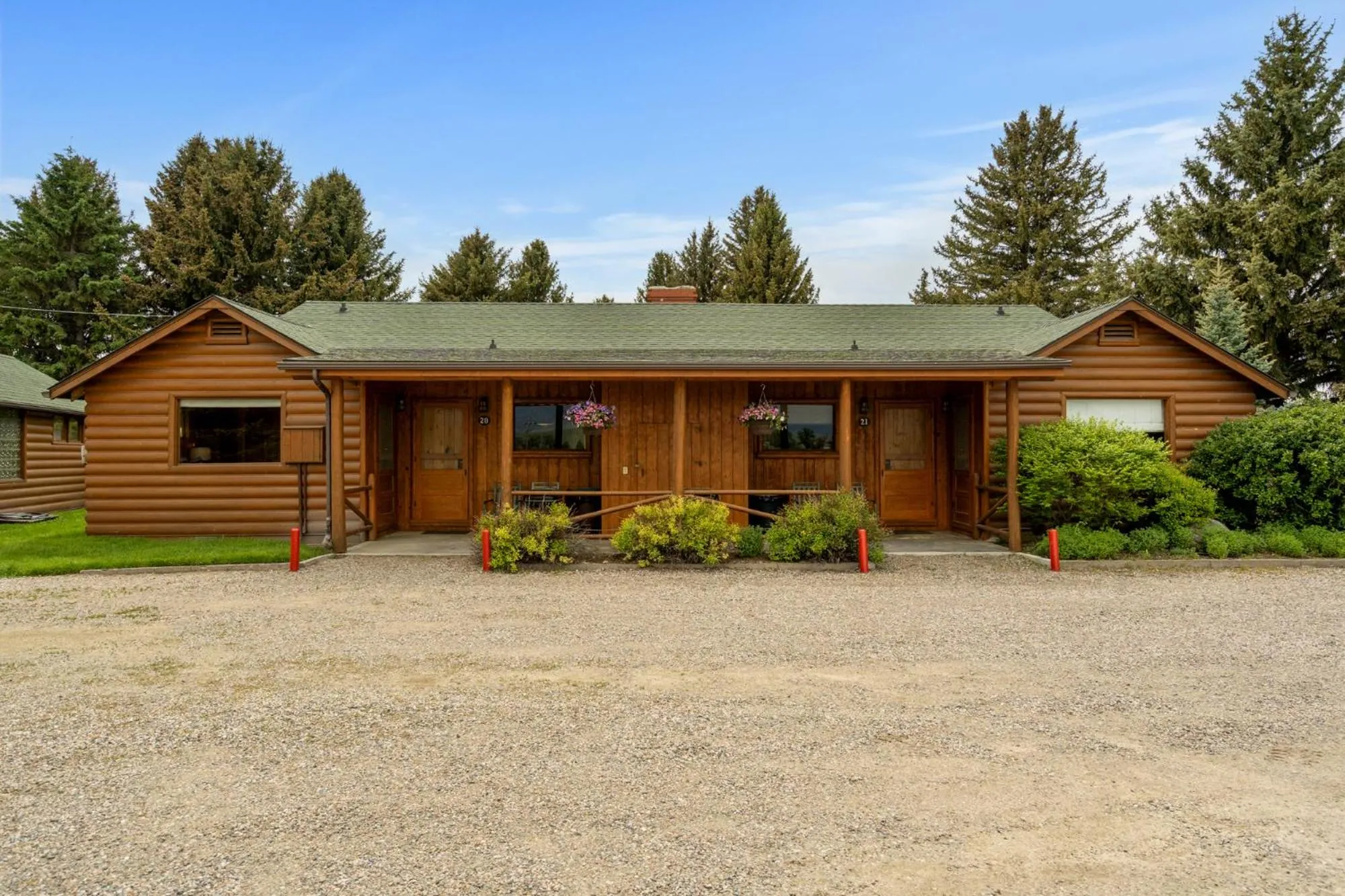 Property building in El Western Cabins & Lodges