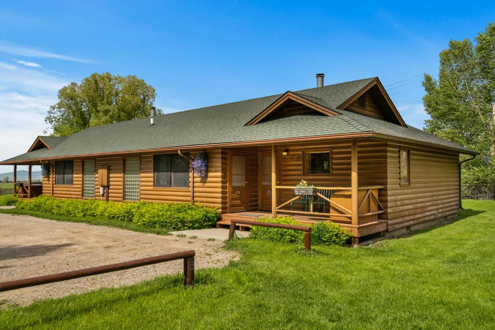 Property building in El Western Cabins & Lodges