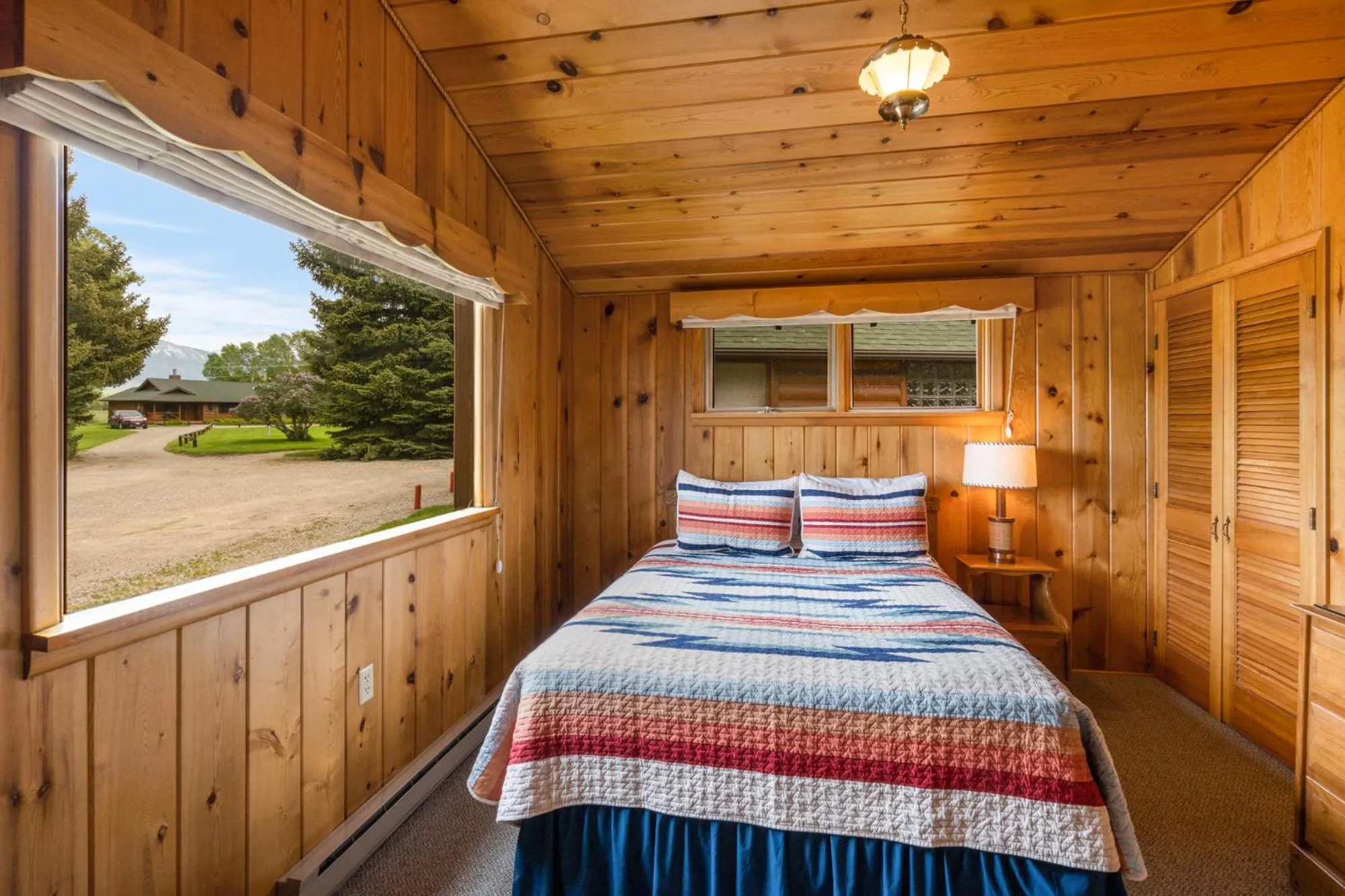 Bed in El Western Cabins & Lodges