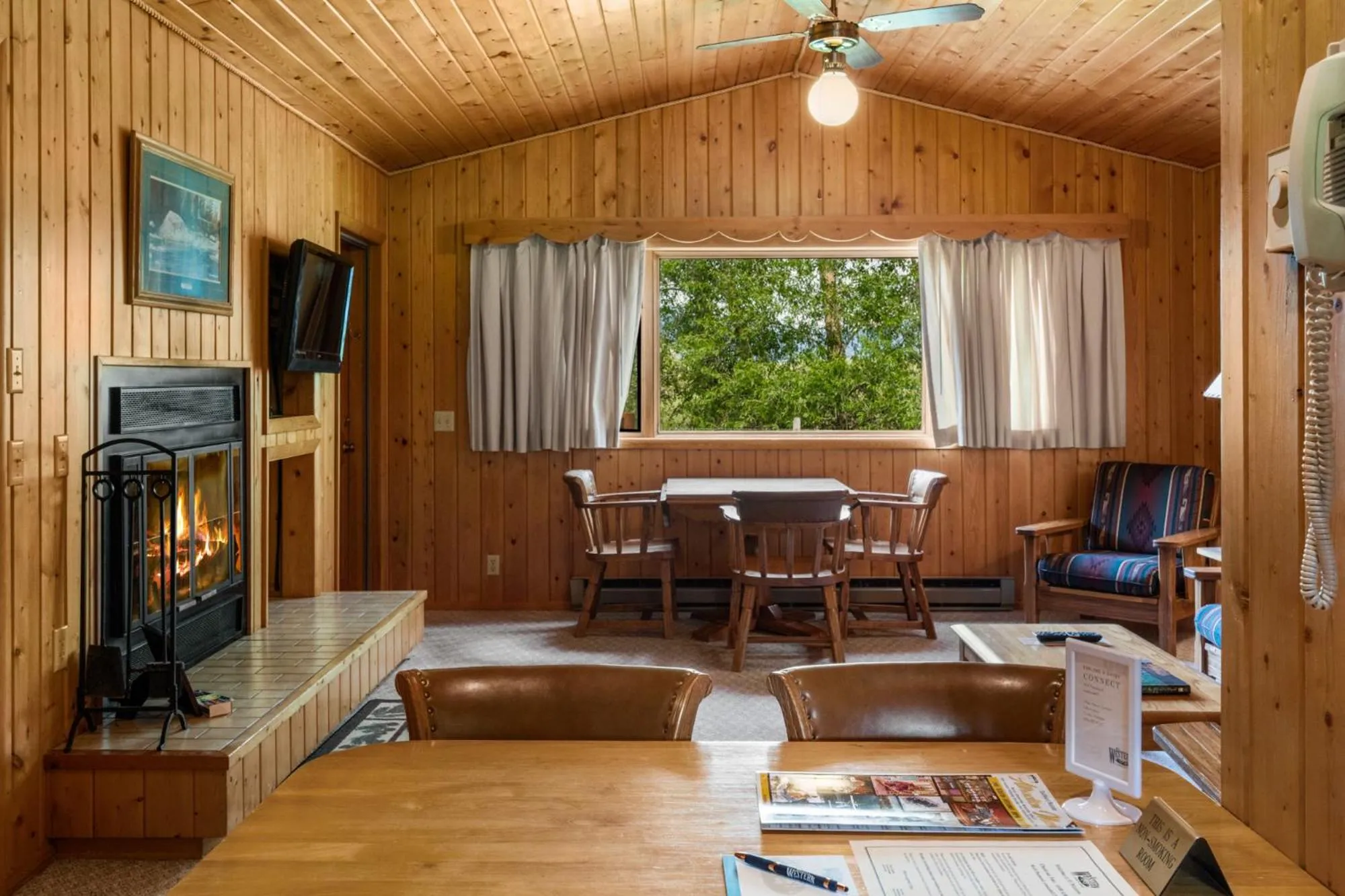 TV and multimedia in El Western Cabins & Lodges
