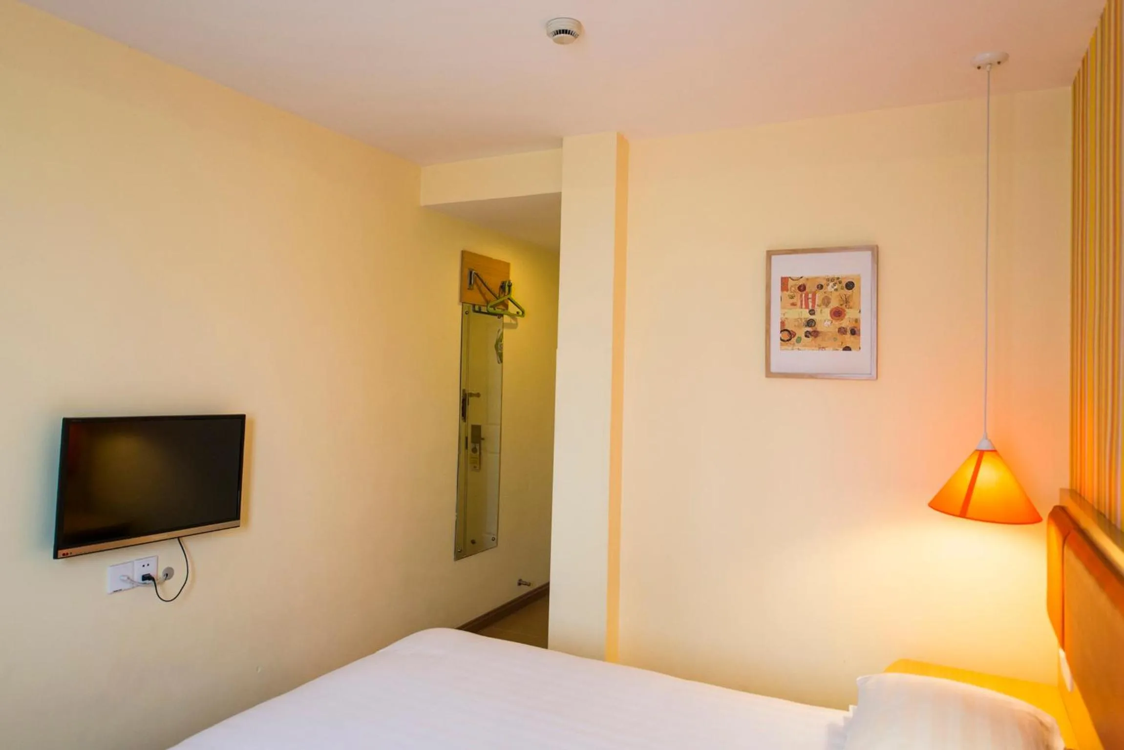 Bed in Home Inn Suzhou Taihu Lake Dongshan Town