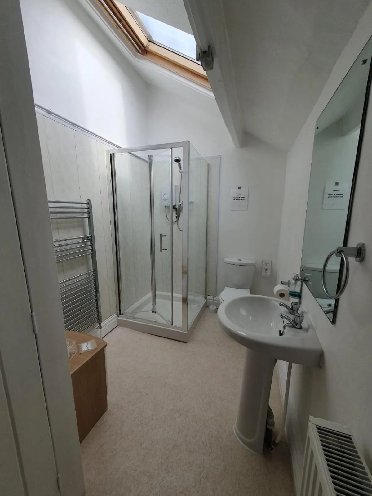 Shower in The Lenbrook
