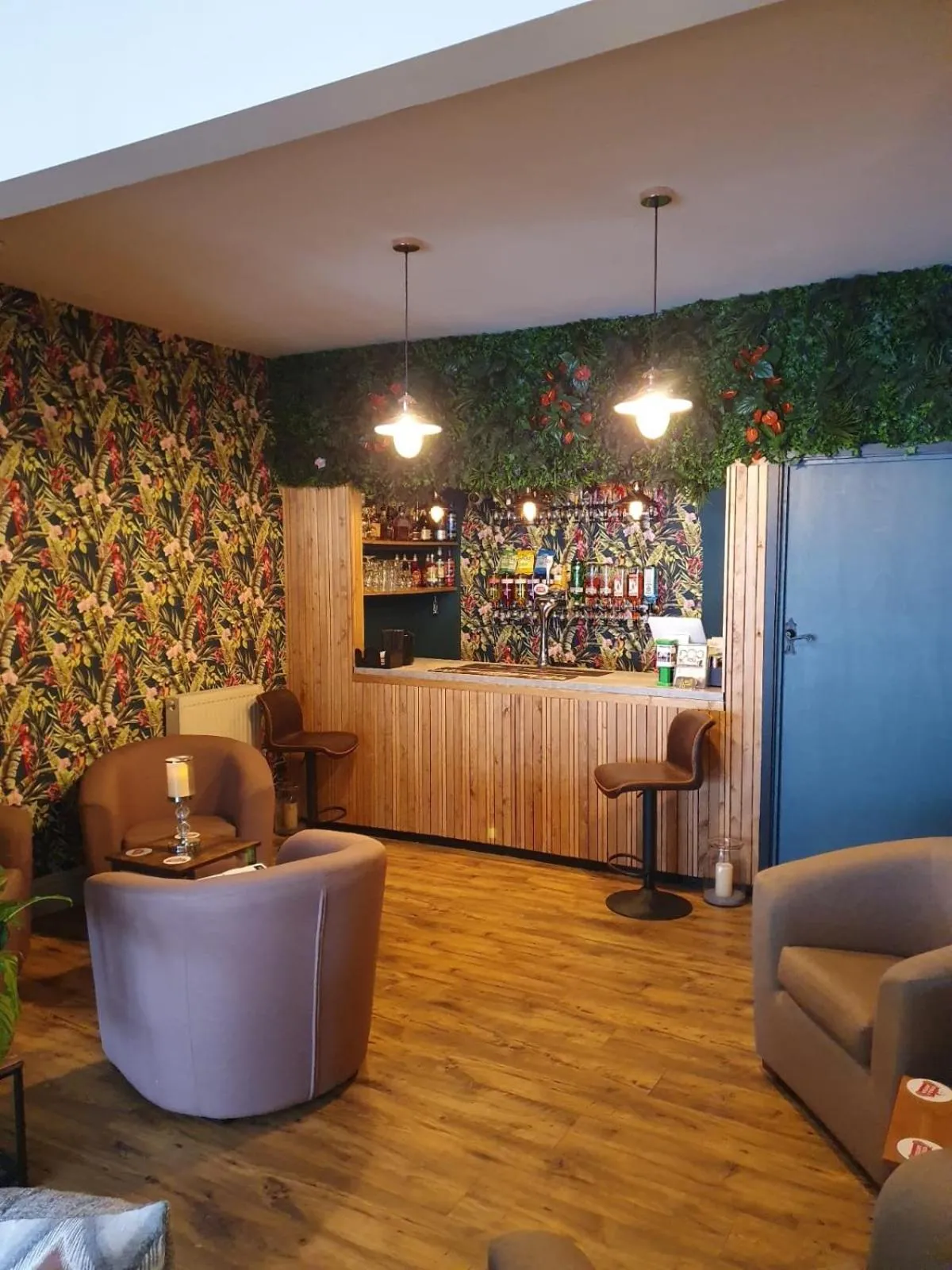 Lounge or bar in The Lenbrook