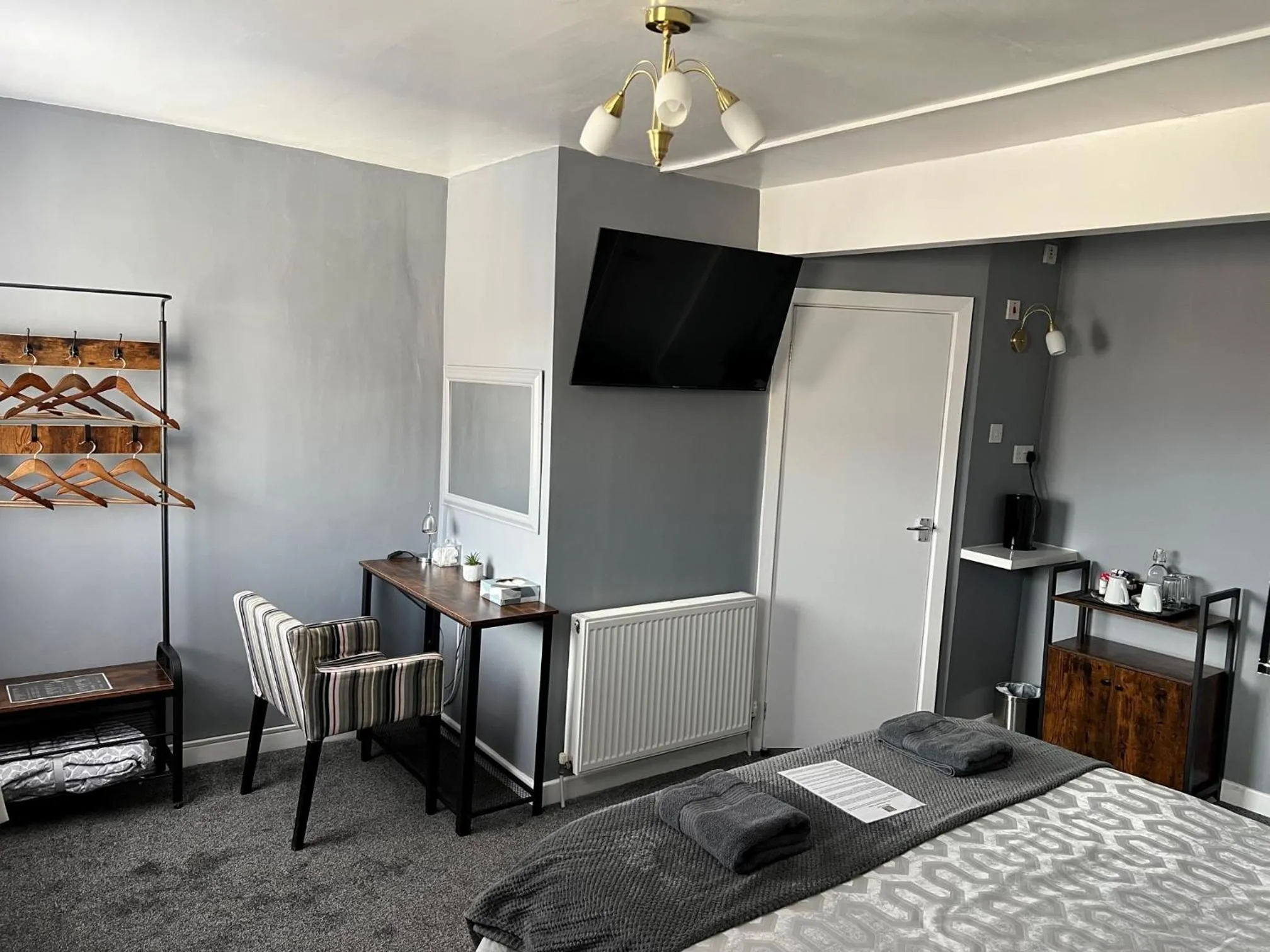 hair dresser, Bed in The Lenbrook