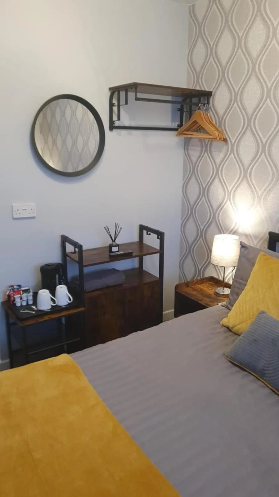 Bedroom, Bed in The Lenbrook