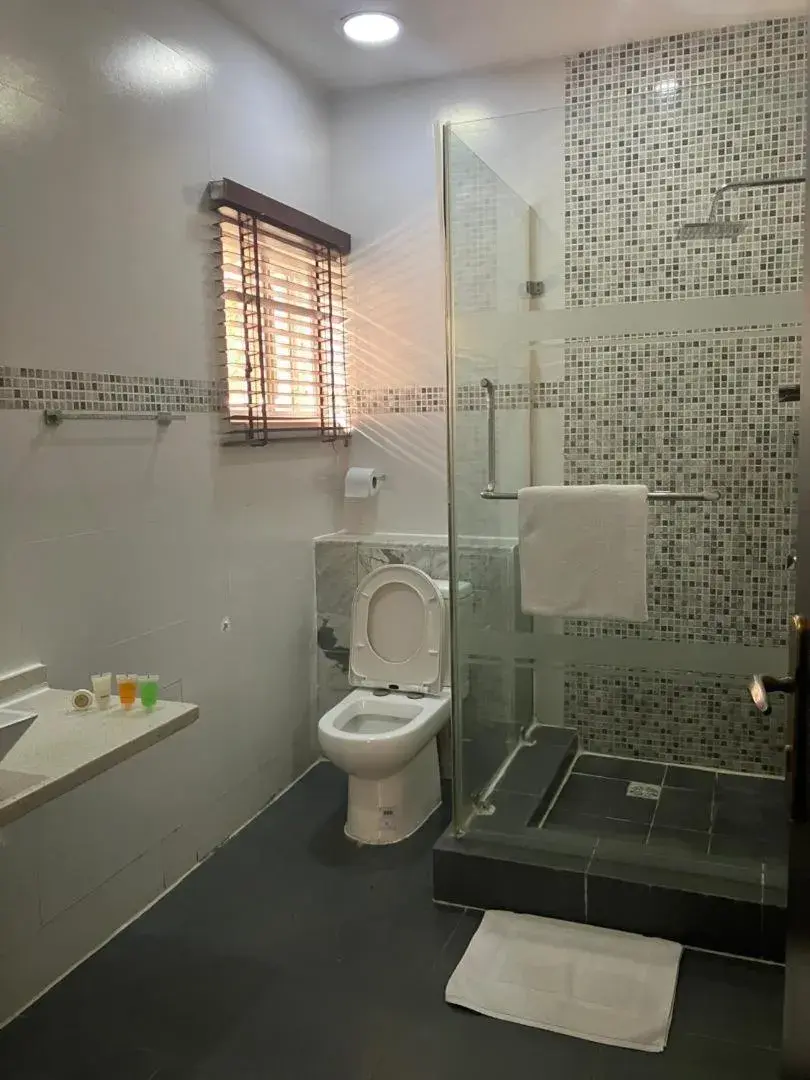 Standard Queen Room in Tudor House Hotel Standard Queen Room in Tudor House Hotel