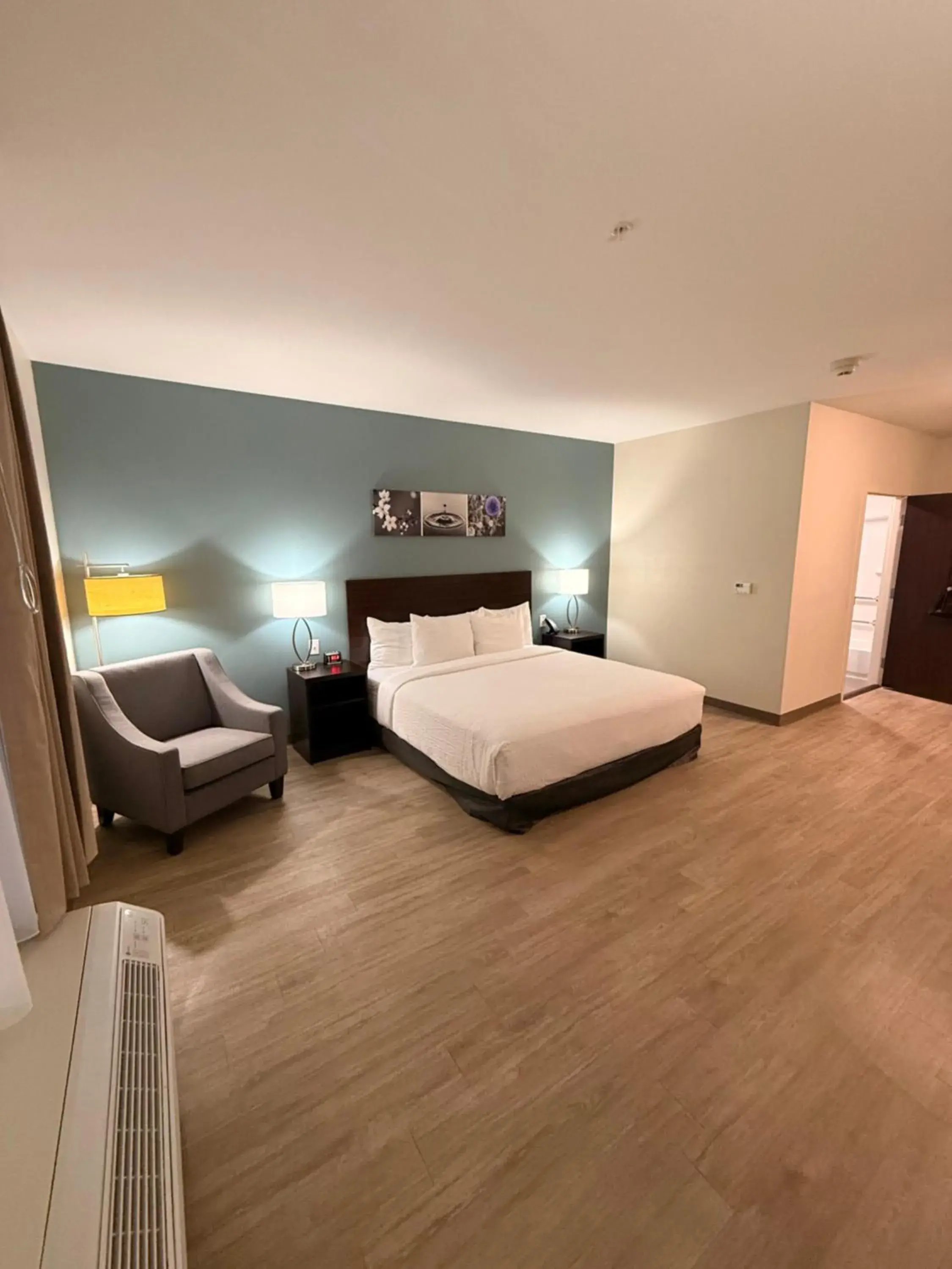 King Room - Disability Access/Non Smoking in Sleep Inn - Oklahoma City Airport King Room - Disability Access/Non Smoking in Sleep Inn - Oklahoma City Airport