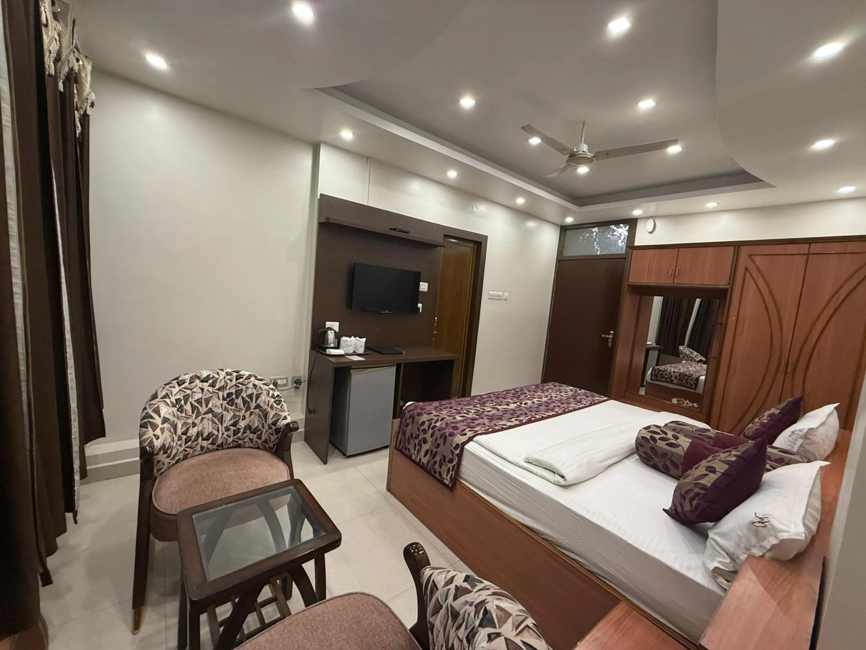 Superior Double or Twin Room with City View in Hotel Valentines