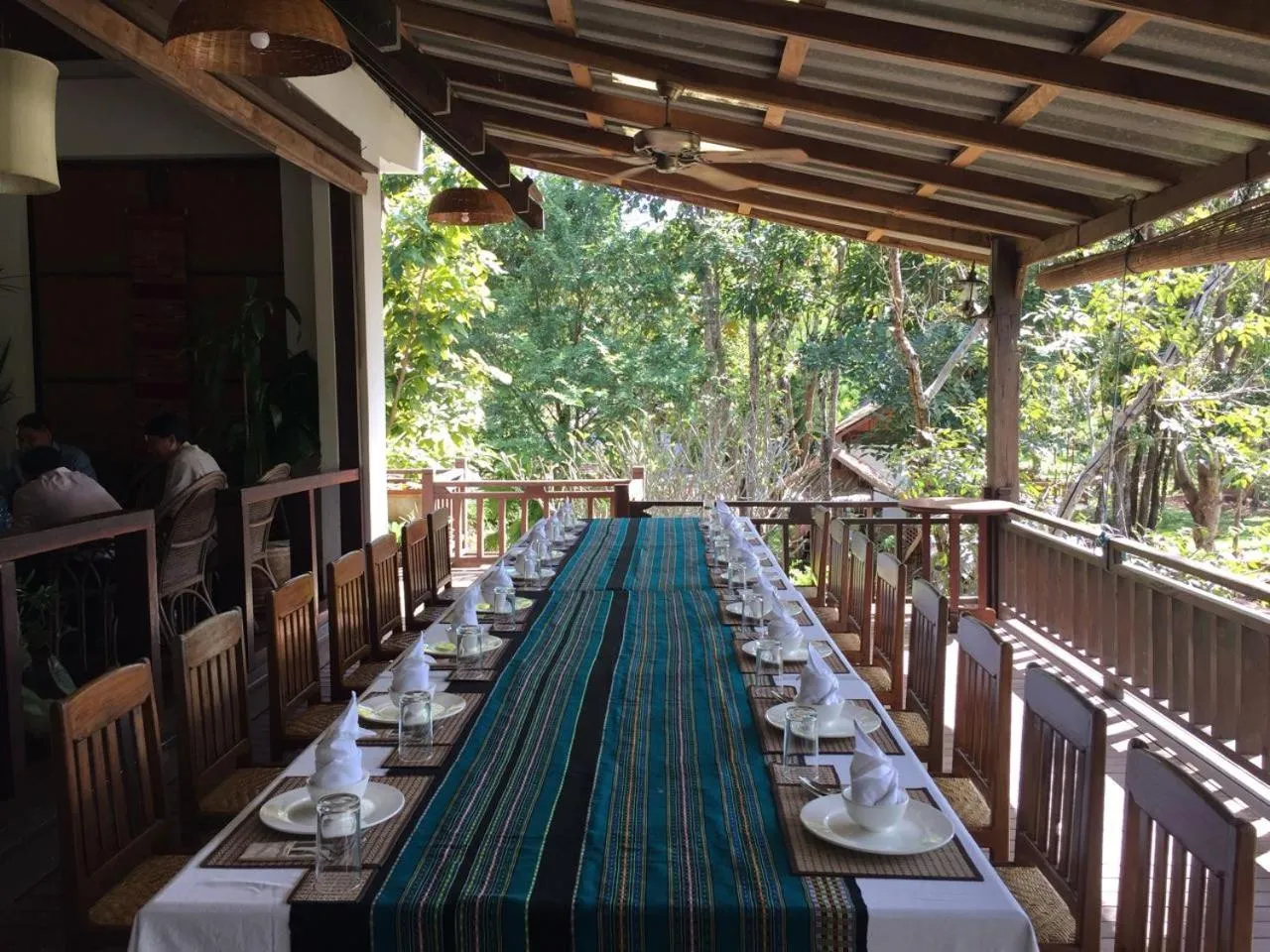 Restaurant/places to eat in Tadlo Lodge