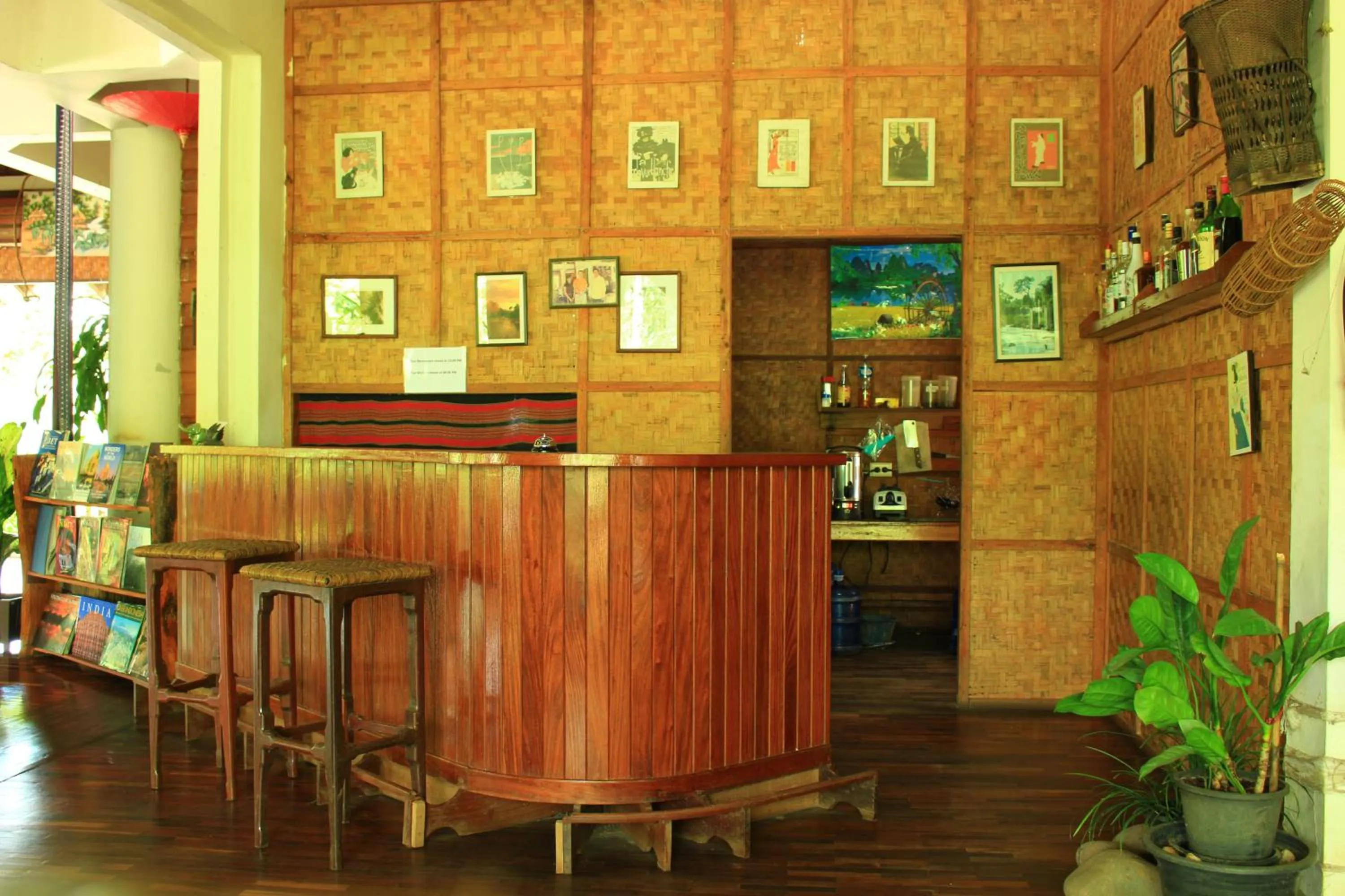 Restaurant/places to eat in Tadlo Lodge