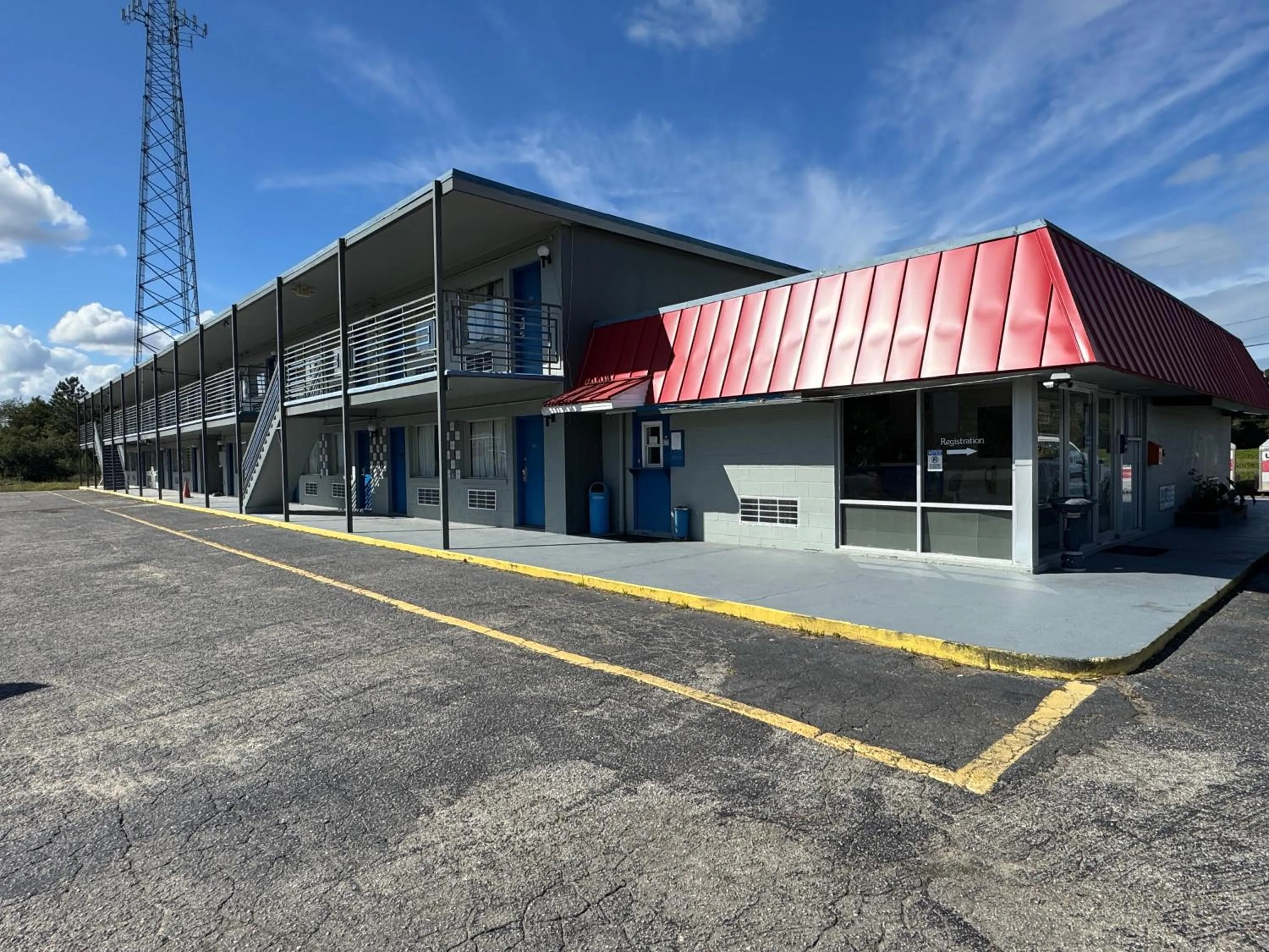 Parking in Night Inn by Hotel O Selma I 95