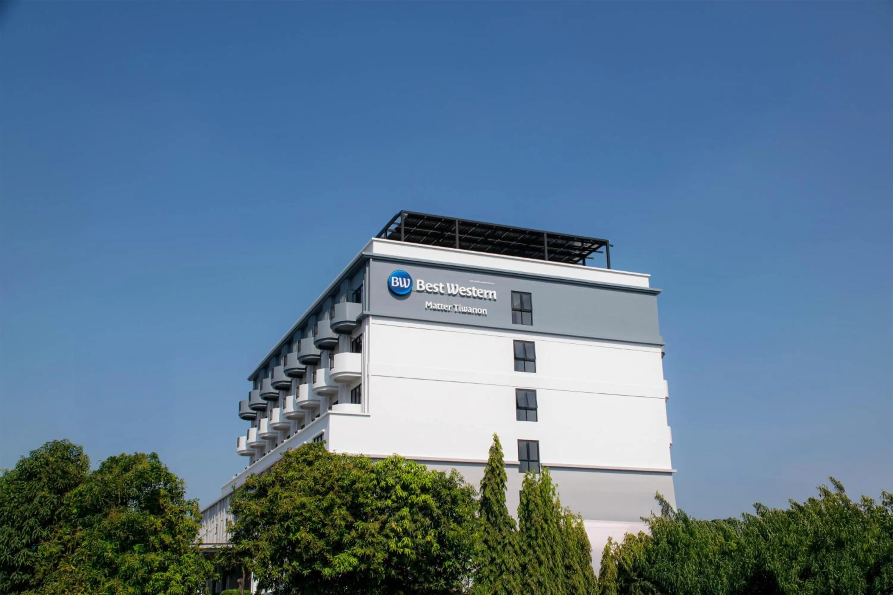 Property building in Best Western Matter Tiwanon Hotel