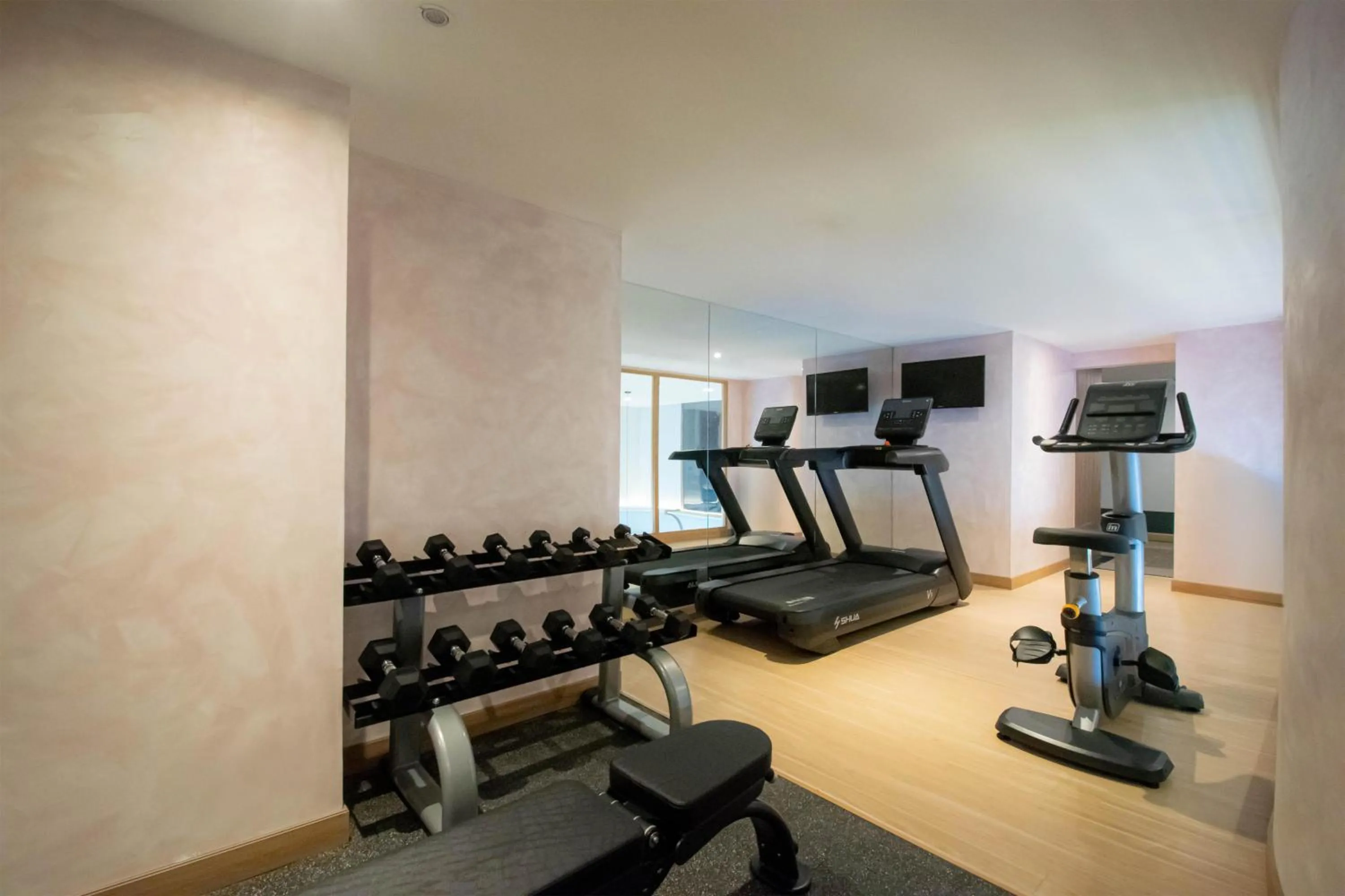 Fitness centre/facilities in Best Western Matter Tiwanon Hotel