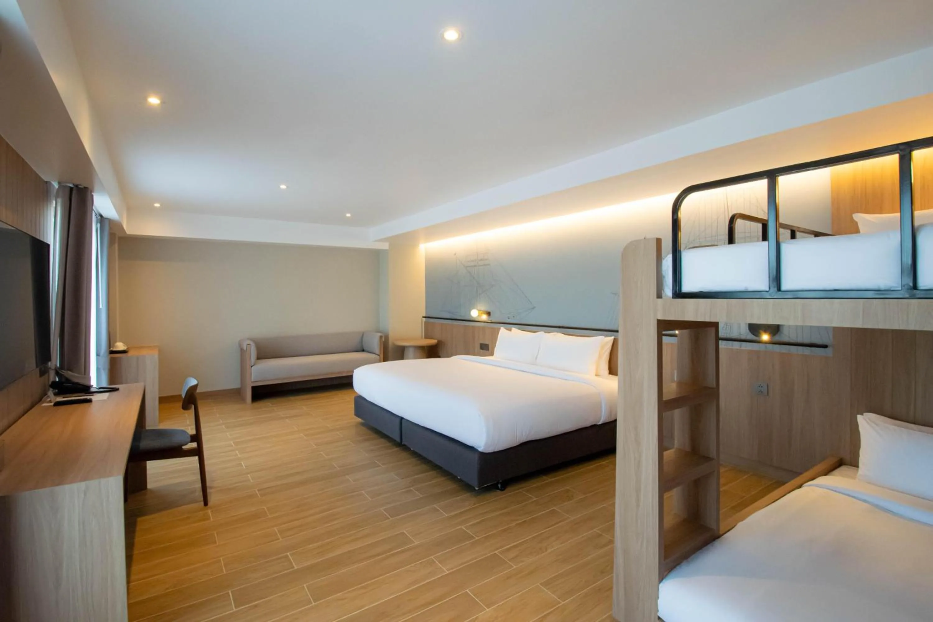 Photo of the whole room, Bed in Best Western Matter Tiwanon Hotel
