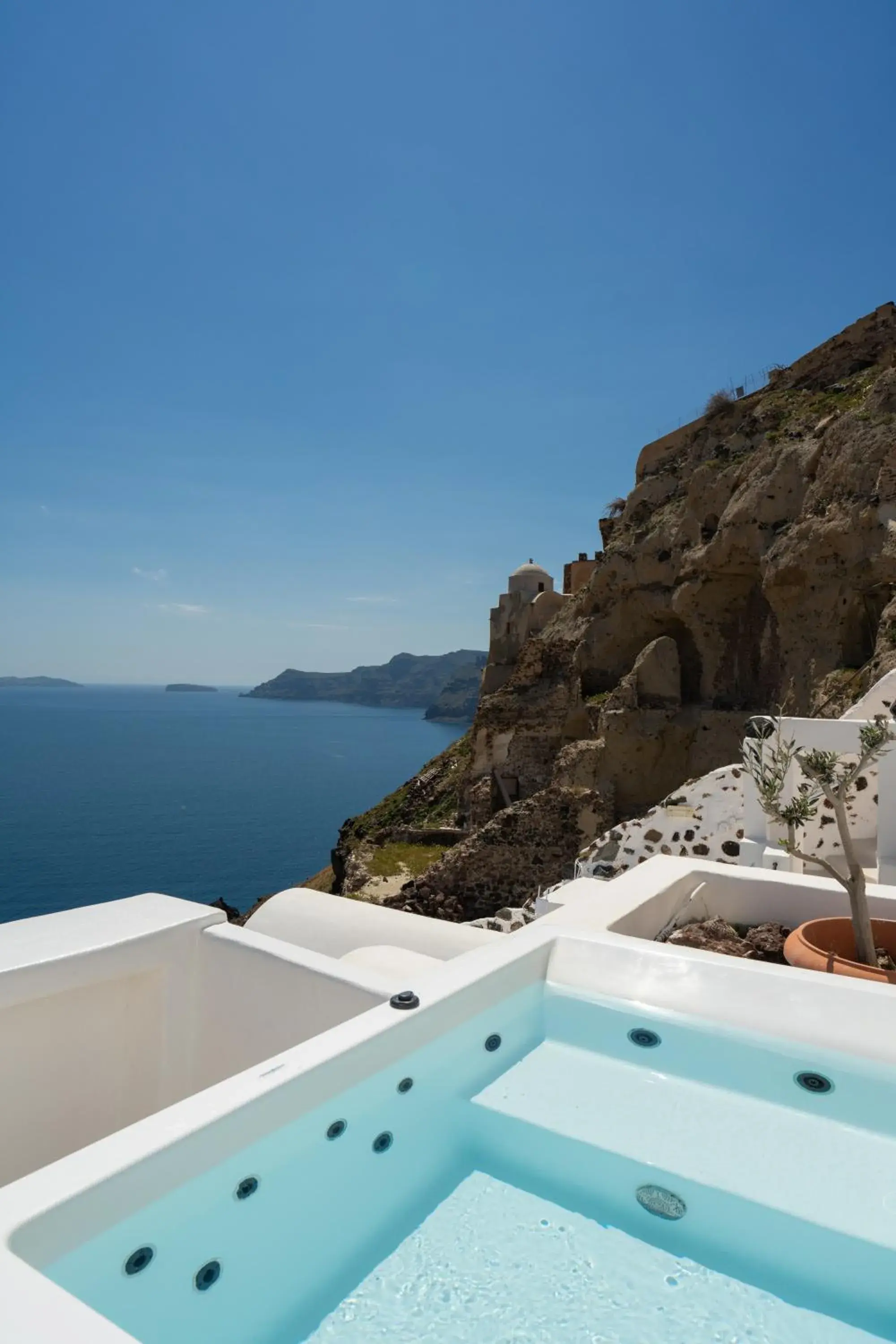 Honeymoon Suite with Outdoor Heated Plunge Pool in You and Me Suites Oia Honeymoon Suite with Outdoor Heated Plunge Pool in You and Me Suites Oia