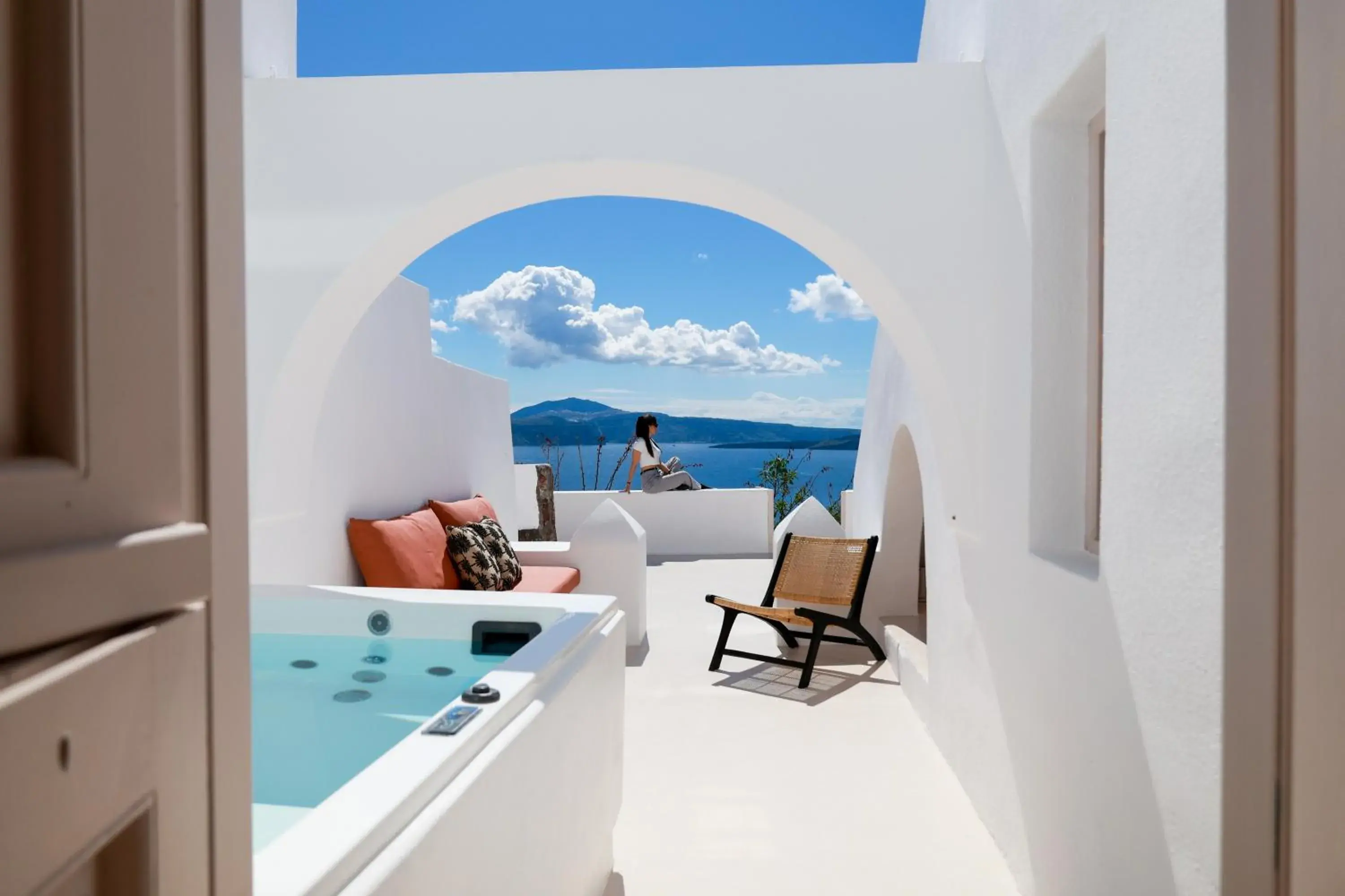 Premium Suite with Outdoor Heated Plunge Pool in You and Me Suites Oia Premium Suite with Outdoor Heated Plunge Pool in You and Me Suites Oia