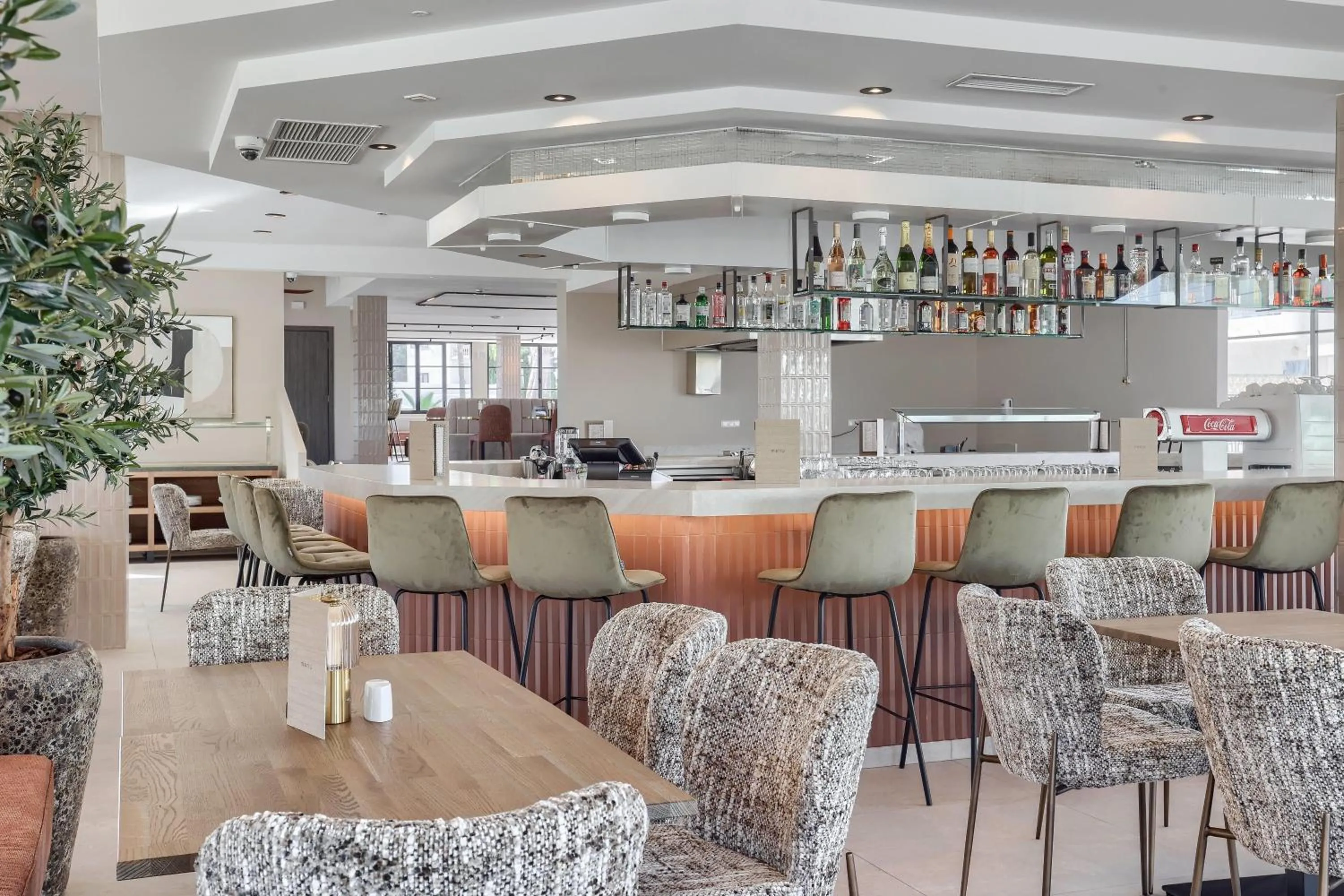 Lounge or bar in Wyndham Mallorca Portocolom Resort