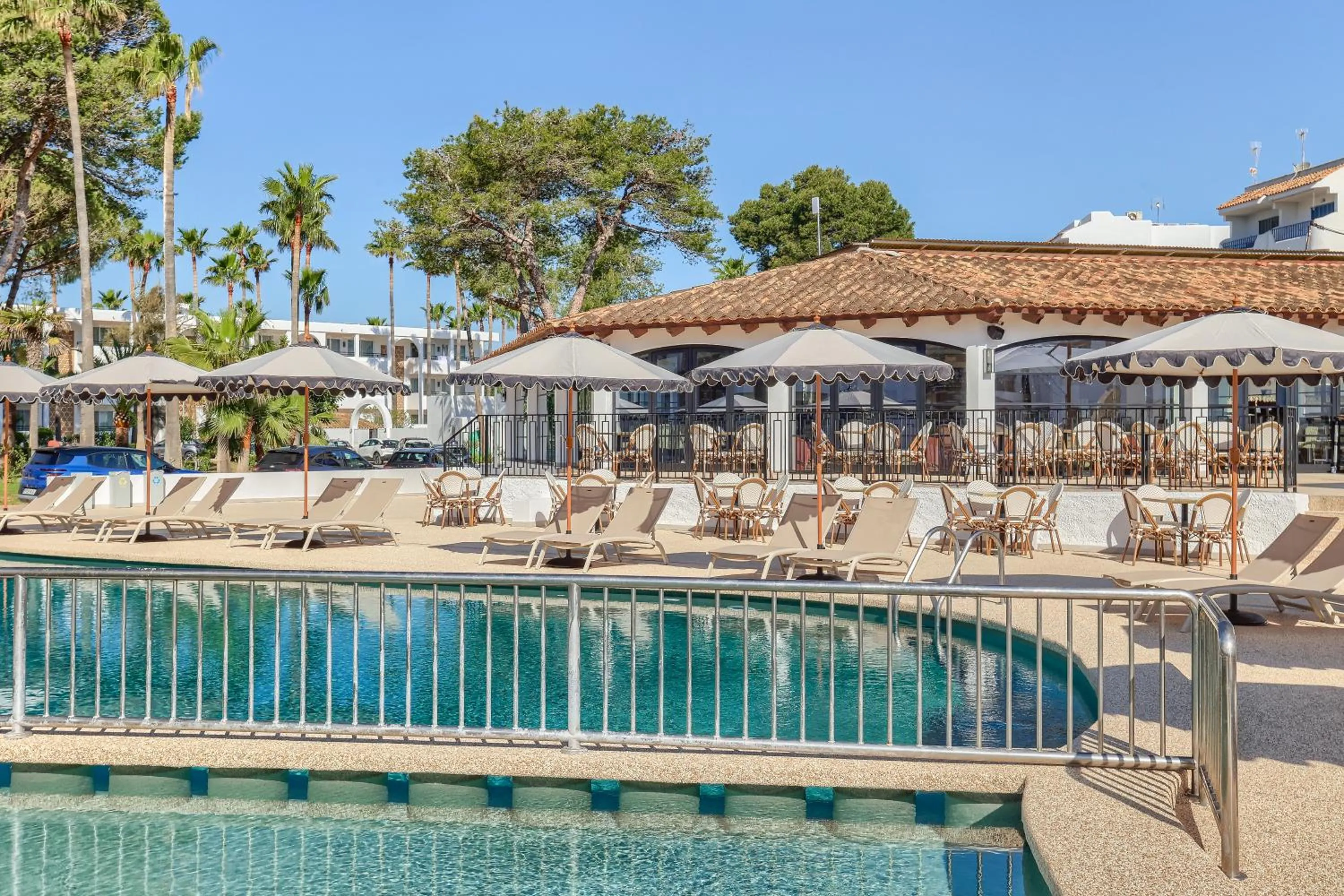 Swimming pool in Wyndham Mallorca Portocolom Resort