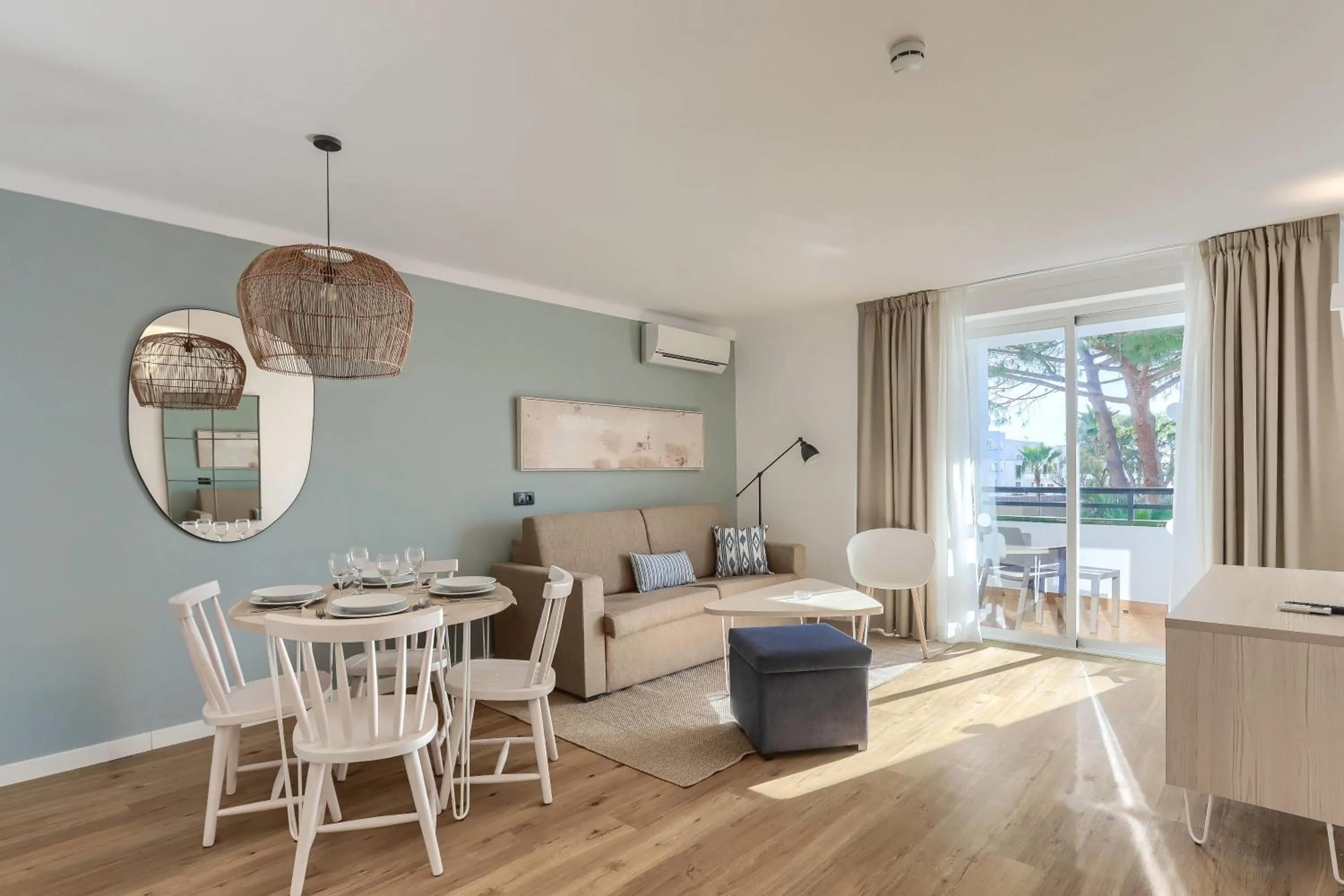 Photo of the whole room in Wyndham Mallorca Portocolom Resort