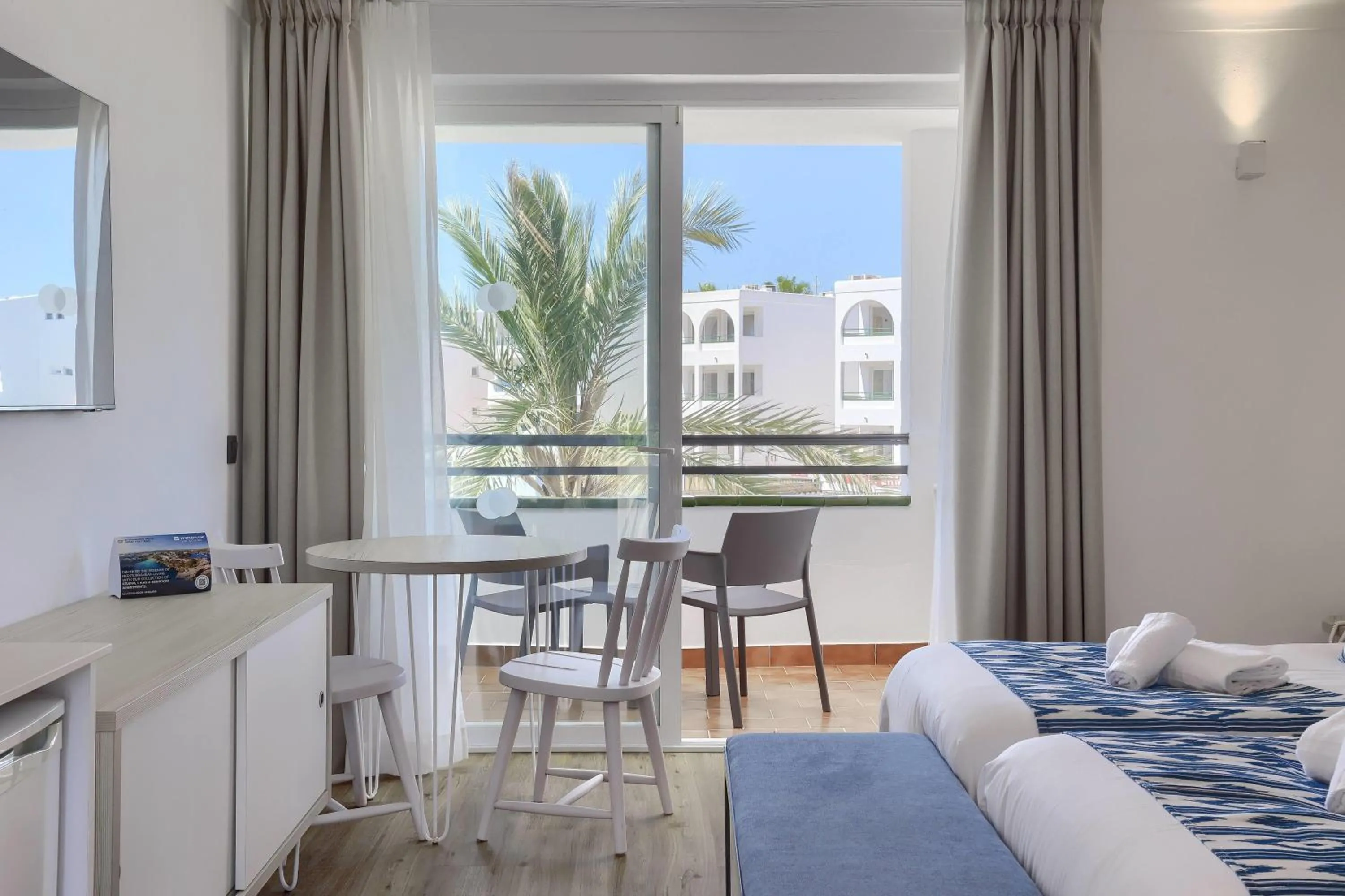 Photo of the whole room, Bed in Wyndham Mallorca Portocolom Resort