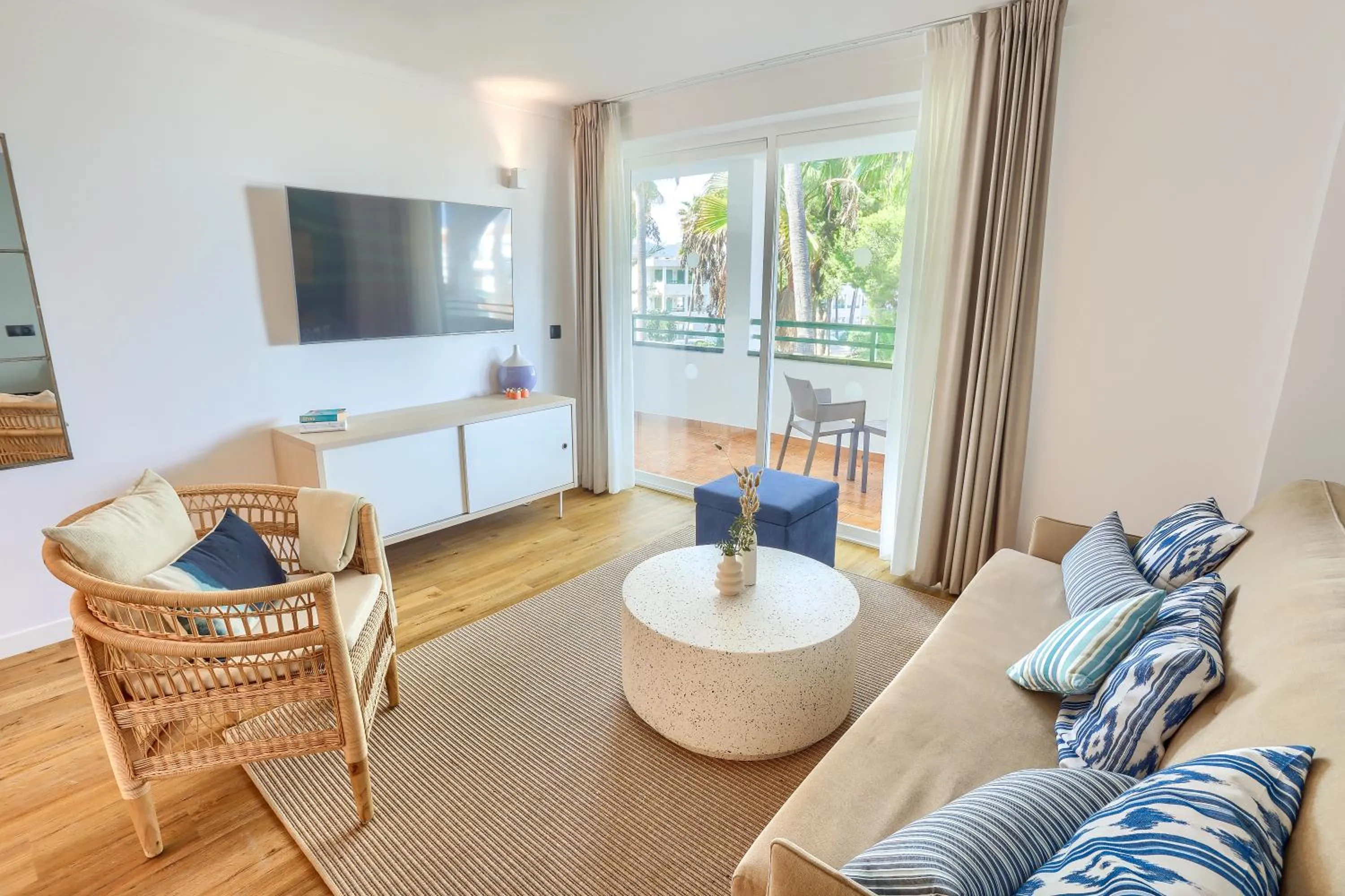 TV and multimedia in Wyndham Mallorca Portocolom Resort