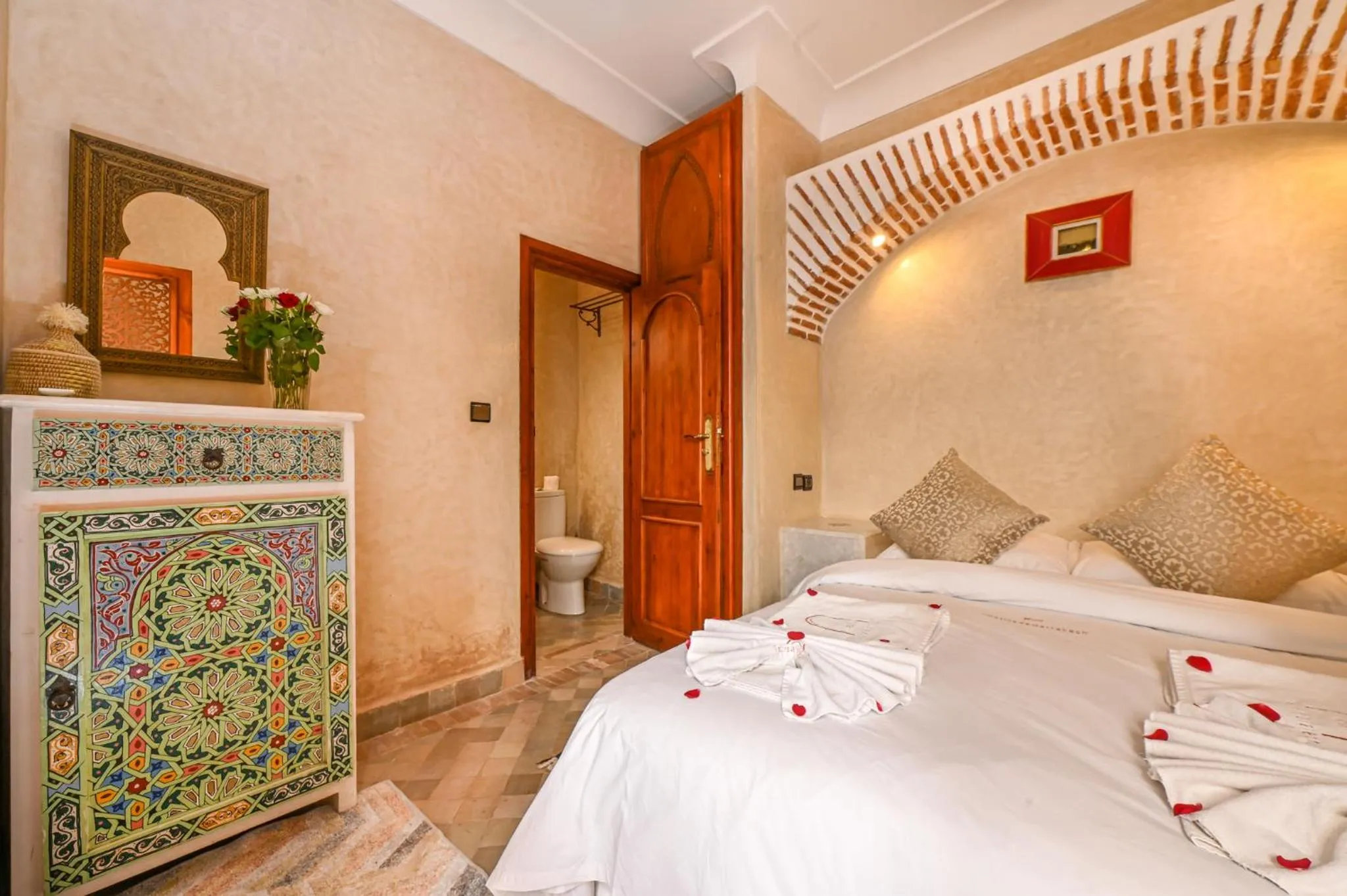 Photo of the whole room, Bed in Riad Matins De Marrakech