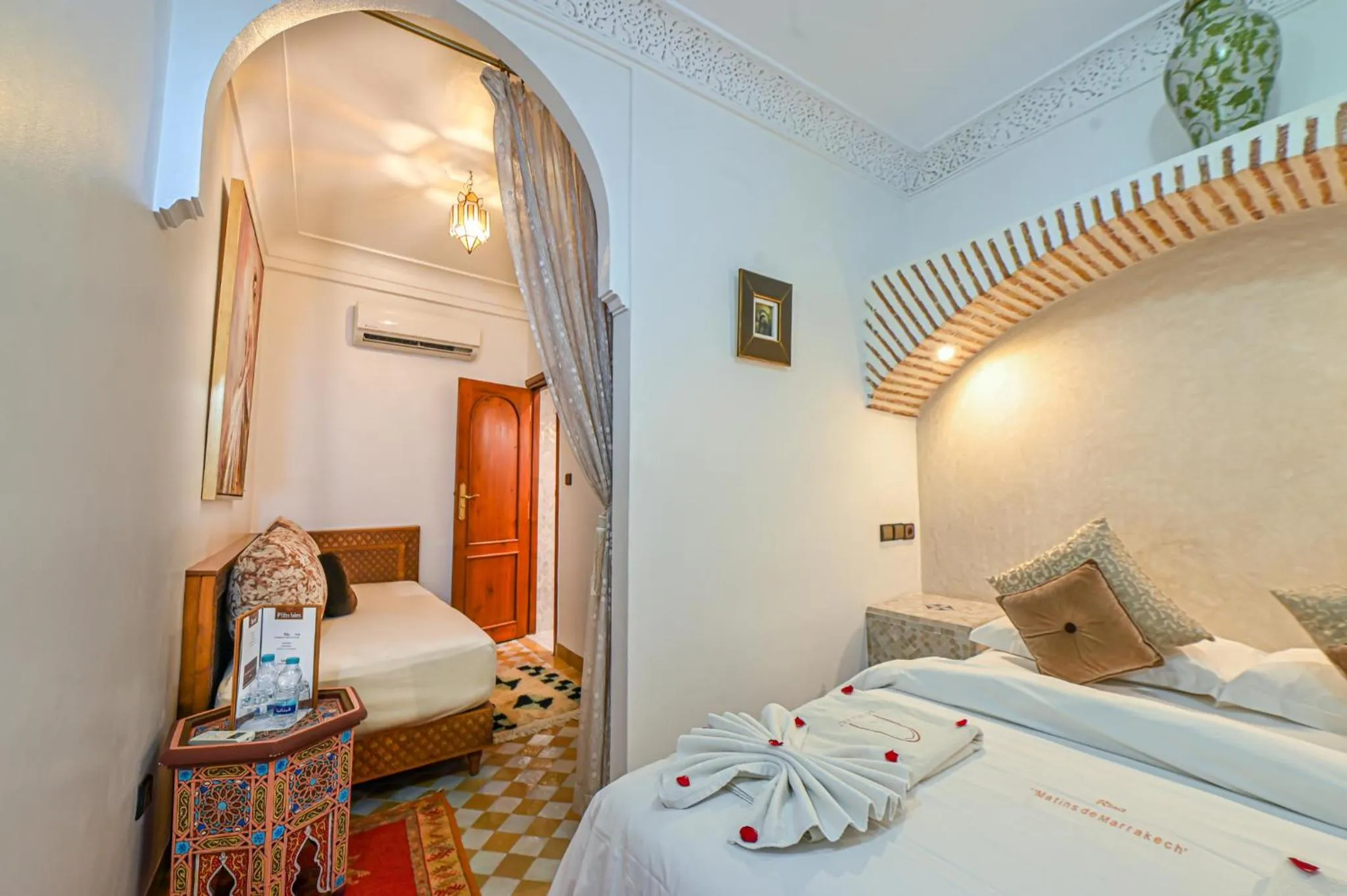 Seating area, Bed in Riad Matins De Marrakech