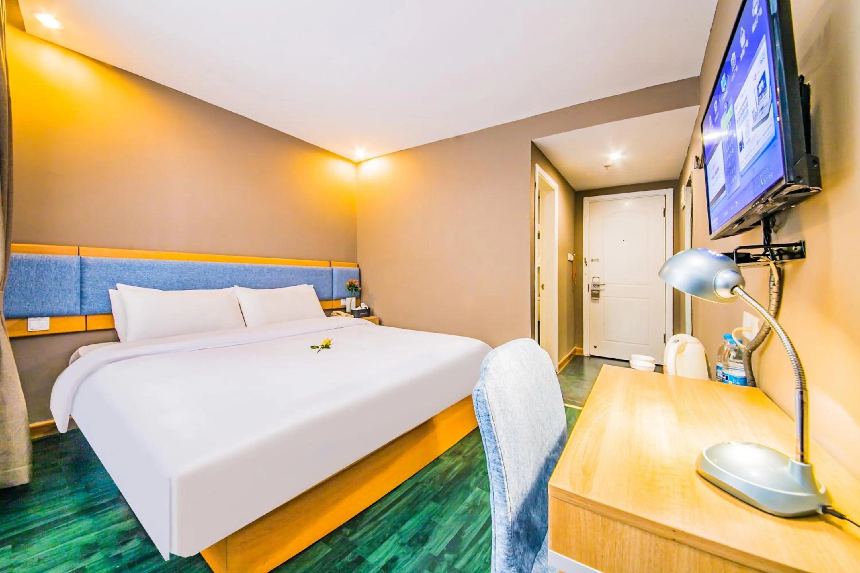 Bed in Home Inn Changsha Railway Station Bayi Road