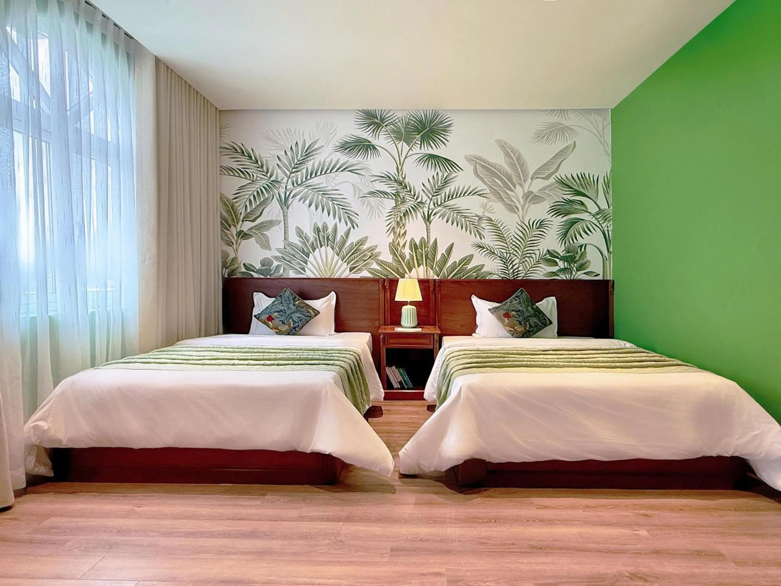 Deluxe Twin Room in AMANA Hotel Airport