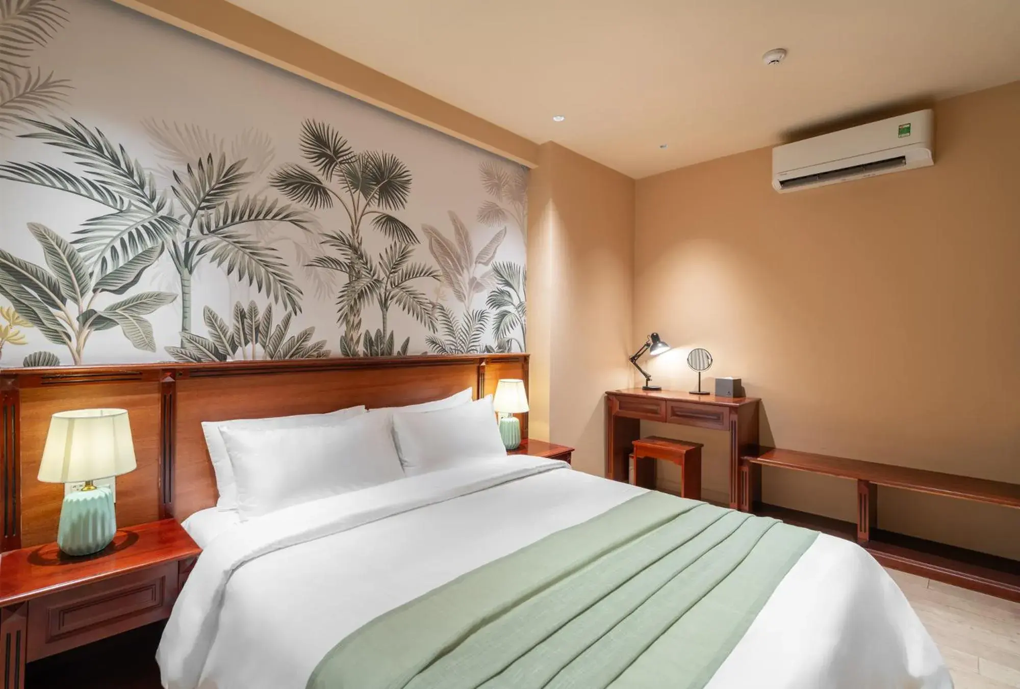 Superior Double Room in AMANA Hotel Airport Superior Double Room in AMANA Hotel Airport