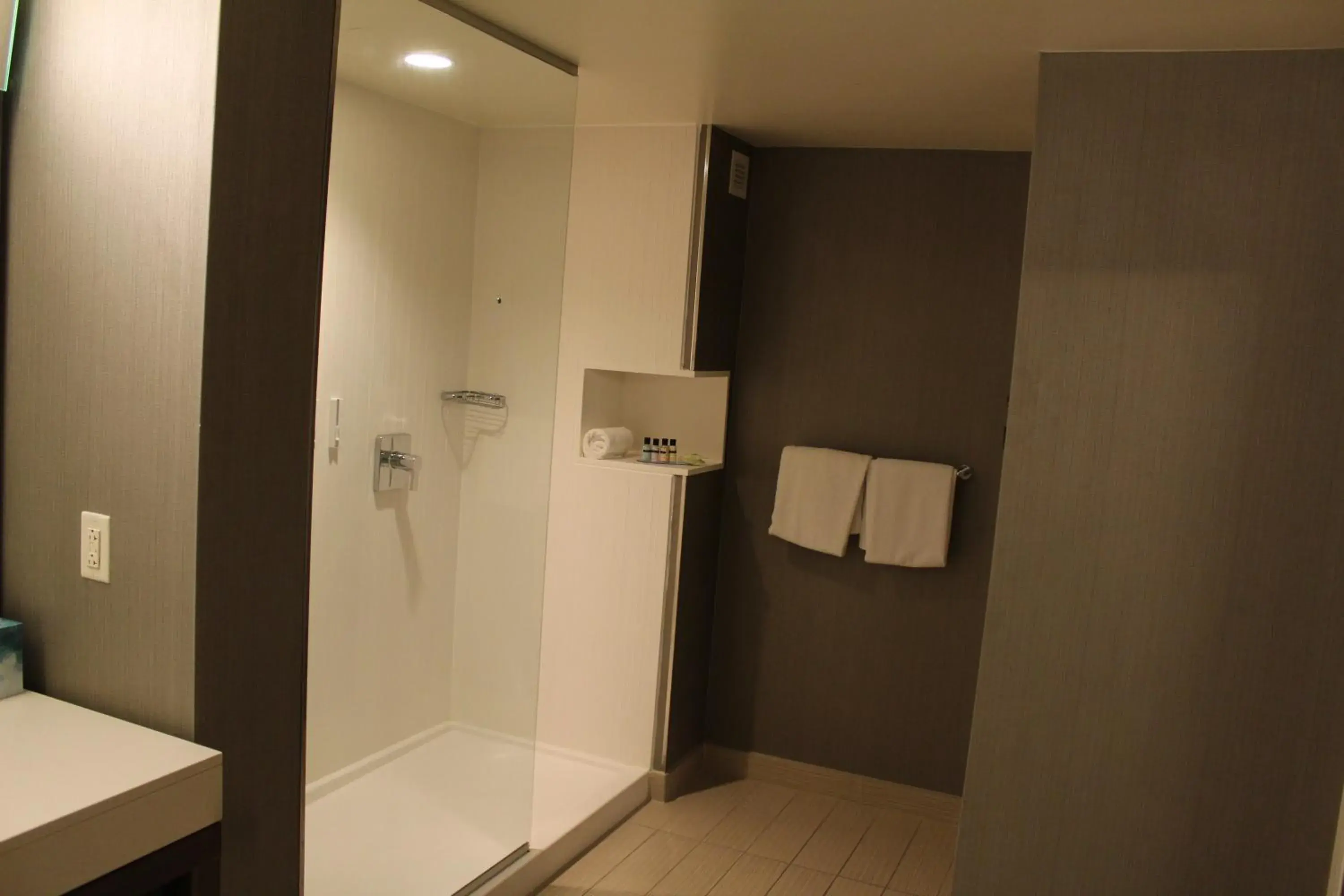 King Room with Sofa Bed - Hearing Accessible in Courtyard by Marriott Muncie at Horizon Convention Center King Room with Sofa Bed - Hearing Accessible in Courtyard by Marriott Muncie at Horizon Convention Center