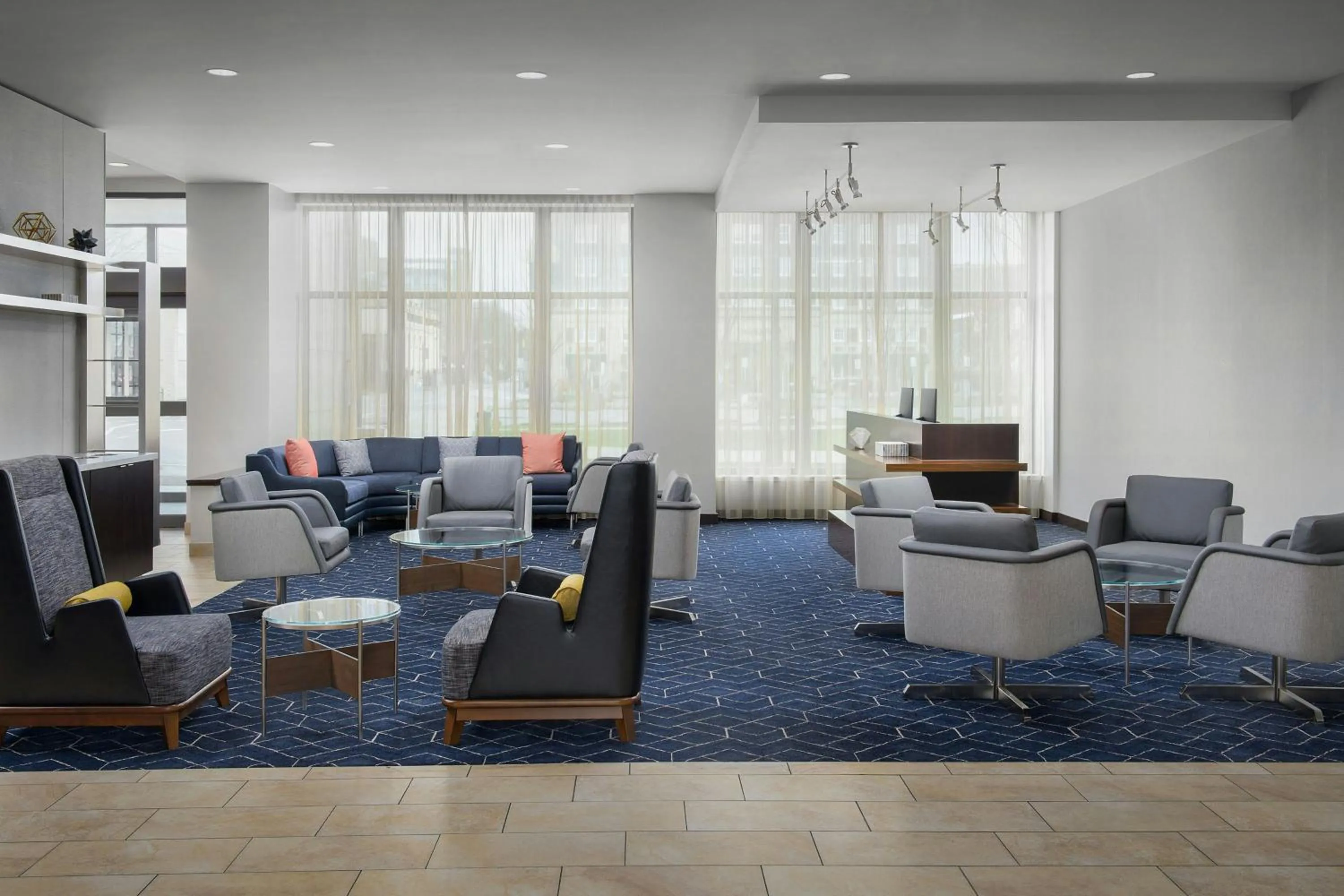 Lobby or reception in Courtyard by Marriott Muncie at Horizon Convention Center