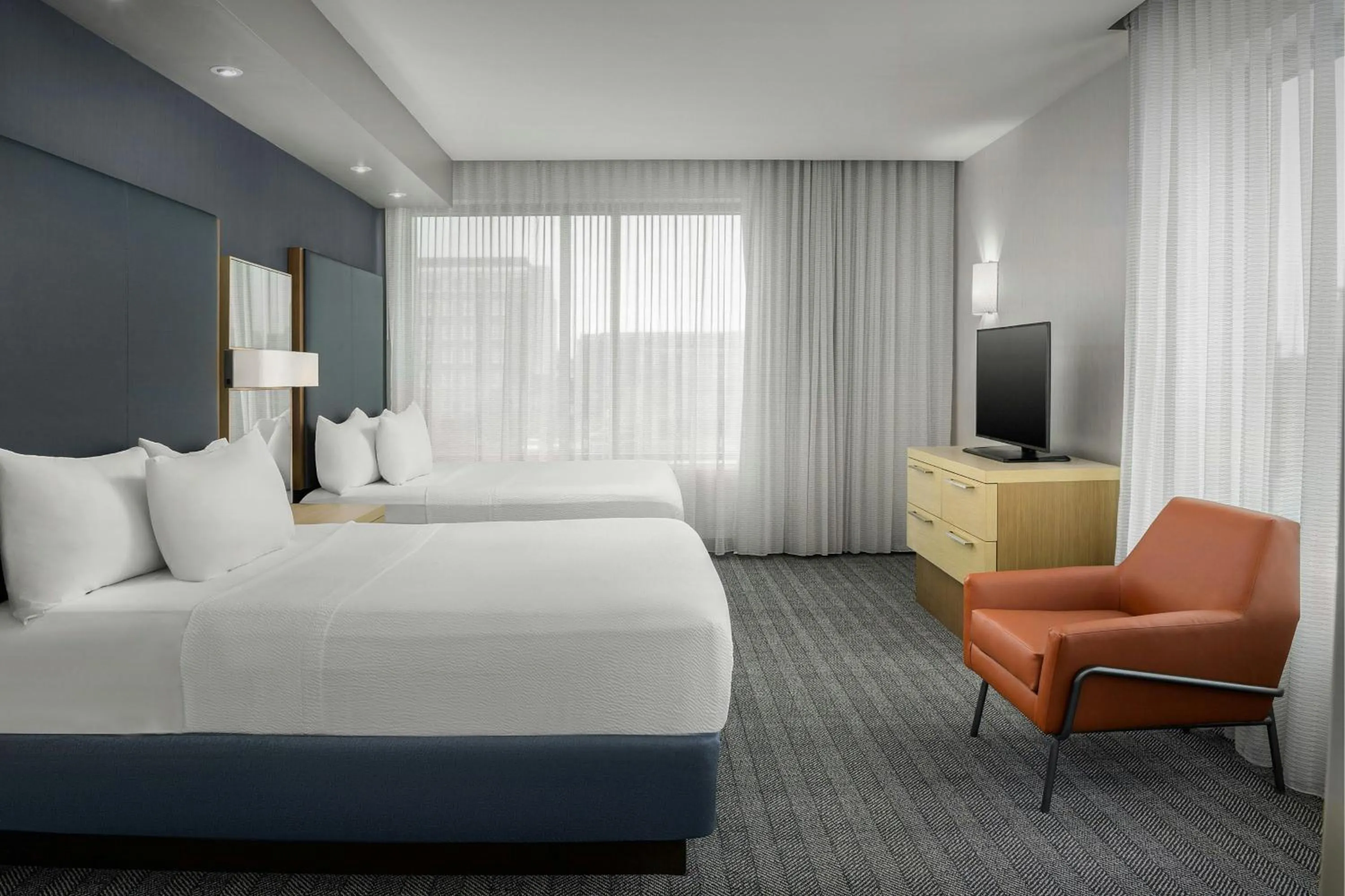 Bedroom, Bed in Courtyard by Marriott Muncie at Horizon Convention Center