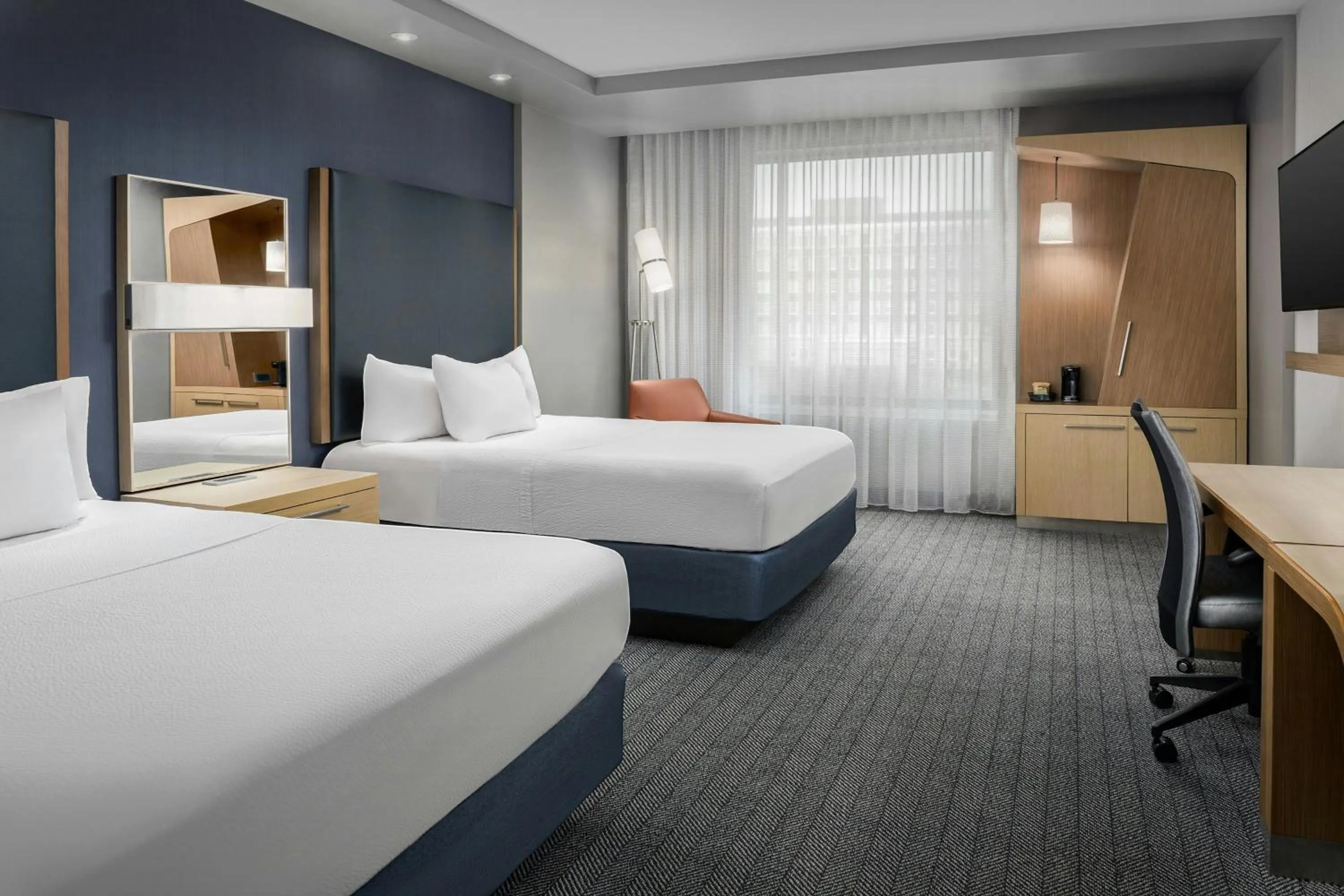 Bedroom, Bed in Courtyard by Marriott Muncie at Horizon Convention Center