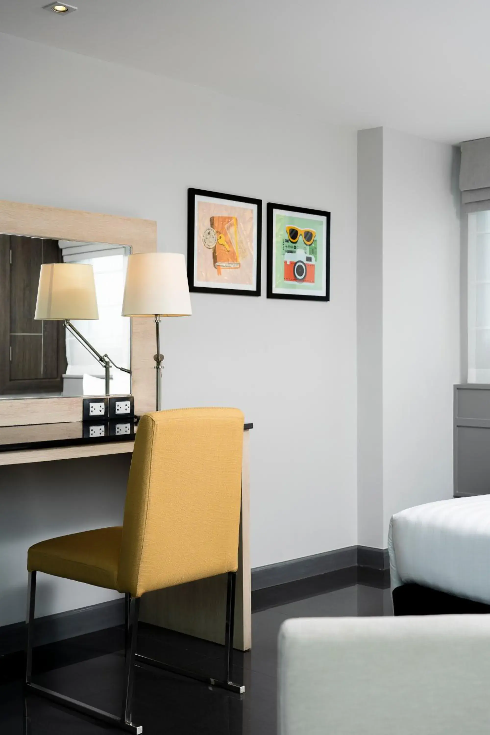 Seating area, Bed in Garner Hotel Pattaya Central by IHG Seating area, Bed in Garner Hotel Pattaya Central by IHG