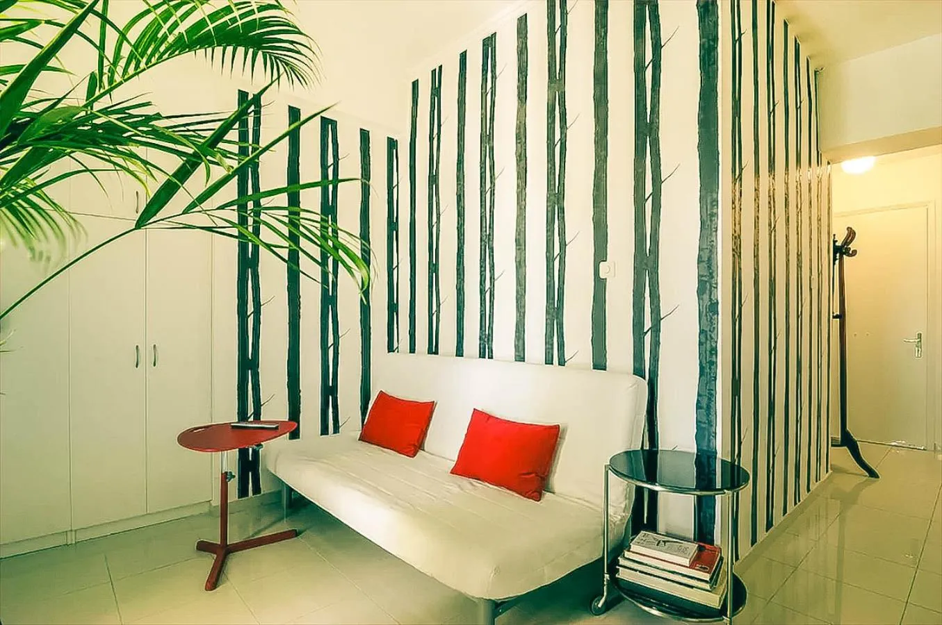 Living room in Athens Green Apartments