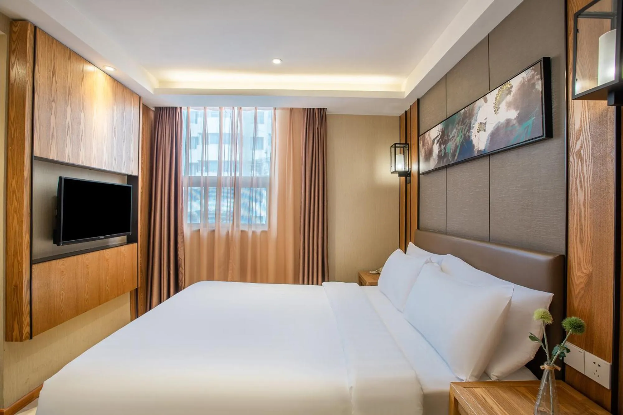 Bed in Home Inn Guiyang Railway Station