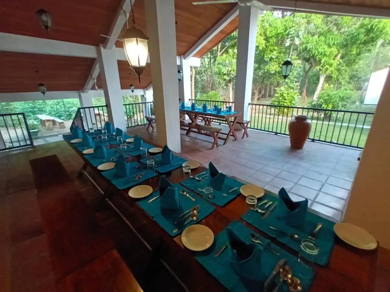 Restaurant/places to eat in Dambulu Oya Family Park Restaurant/places to eat in Dambulu Oya Family Park