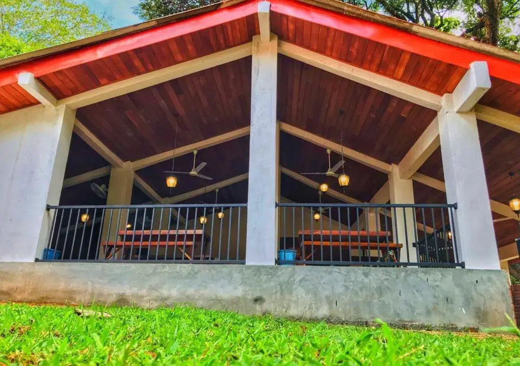 Property building in Dambulu Oya Family Park Property building in Dambulu Oya Family Park