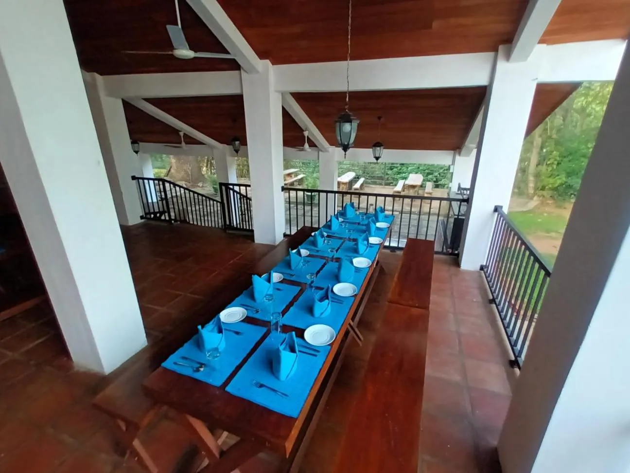 Restaurant/places to eat in Dambulu Oya Family Park