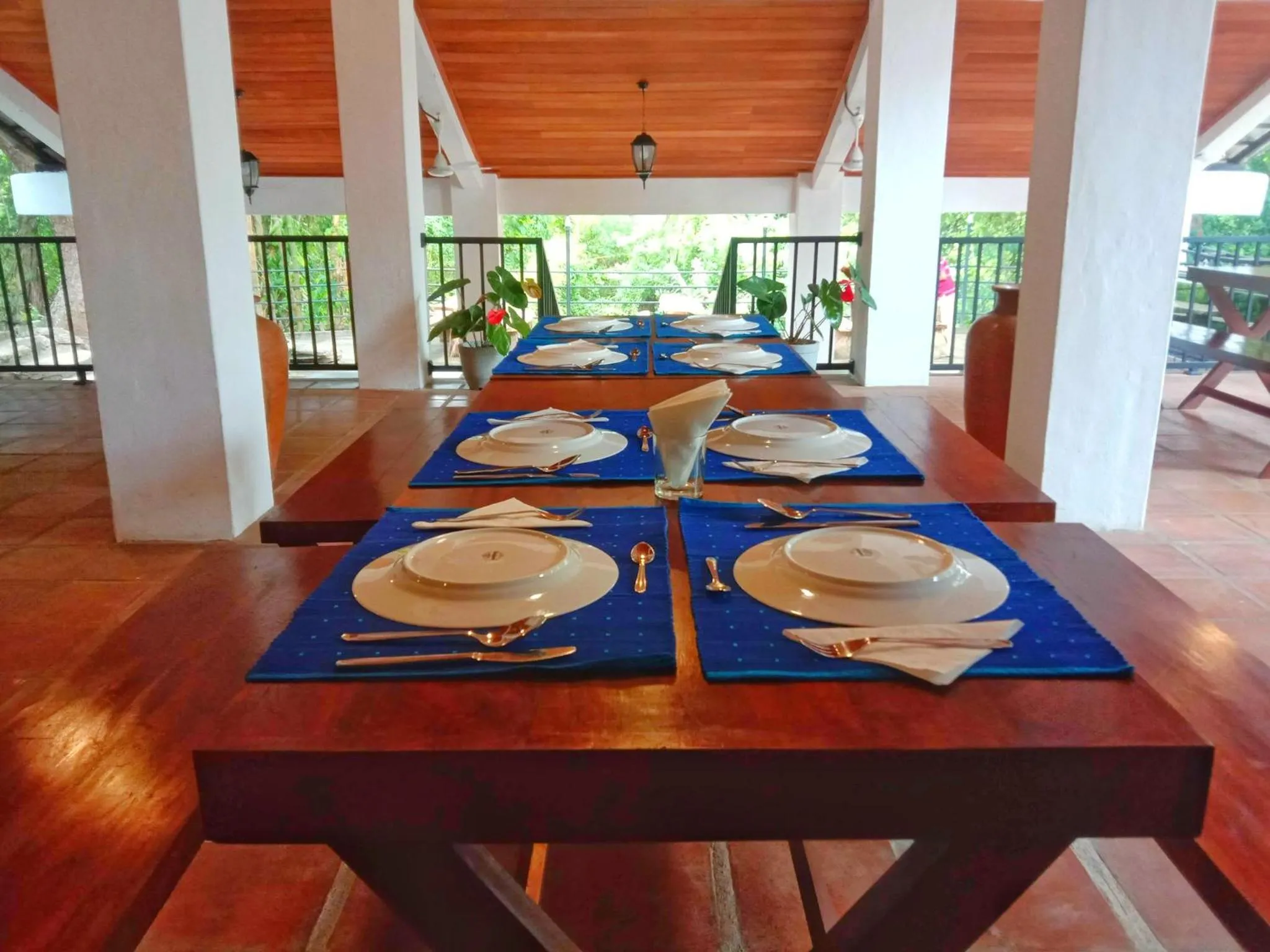 Restaurant/places to eat in Dambulu Oya Family Park