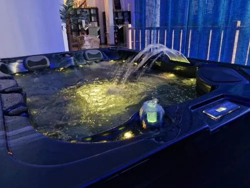 Les Logis du Port Suites & Spa - Port Canal Montauban