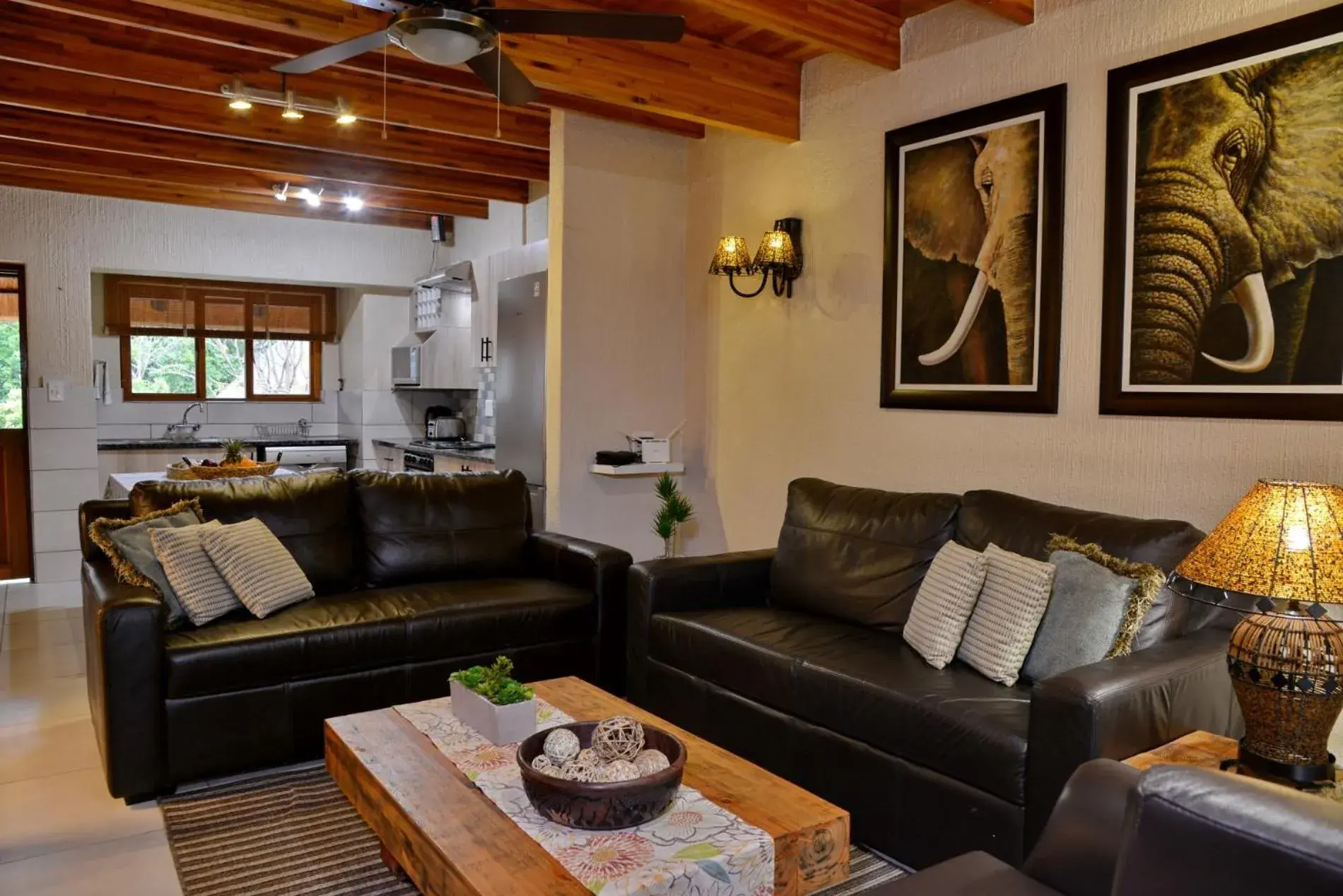 Living room in Cambalala - Luxury Units - in Kruger Park Lodge - Serviced Daily, Free Wi-Fi Living room in Cambalala - Luxury Units - in Kruger Park Lodge - Serviced Daily, Free Wi-Fi