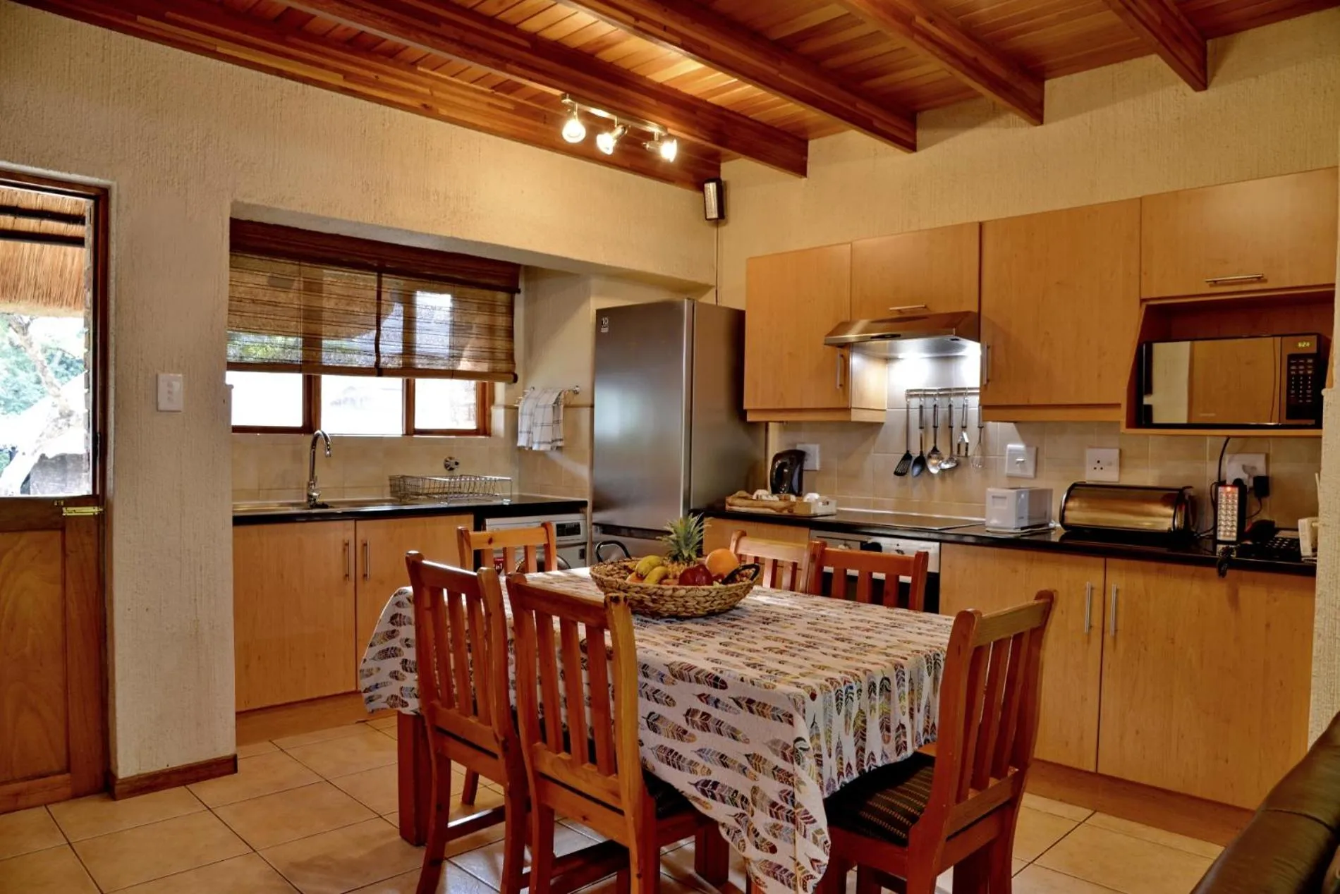 Kitchen or kitchenette in Cambalala - Luxury Units - in Kruger Park Lodge - Serviced Daily, Free Wi-Fi