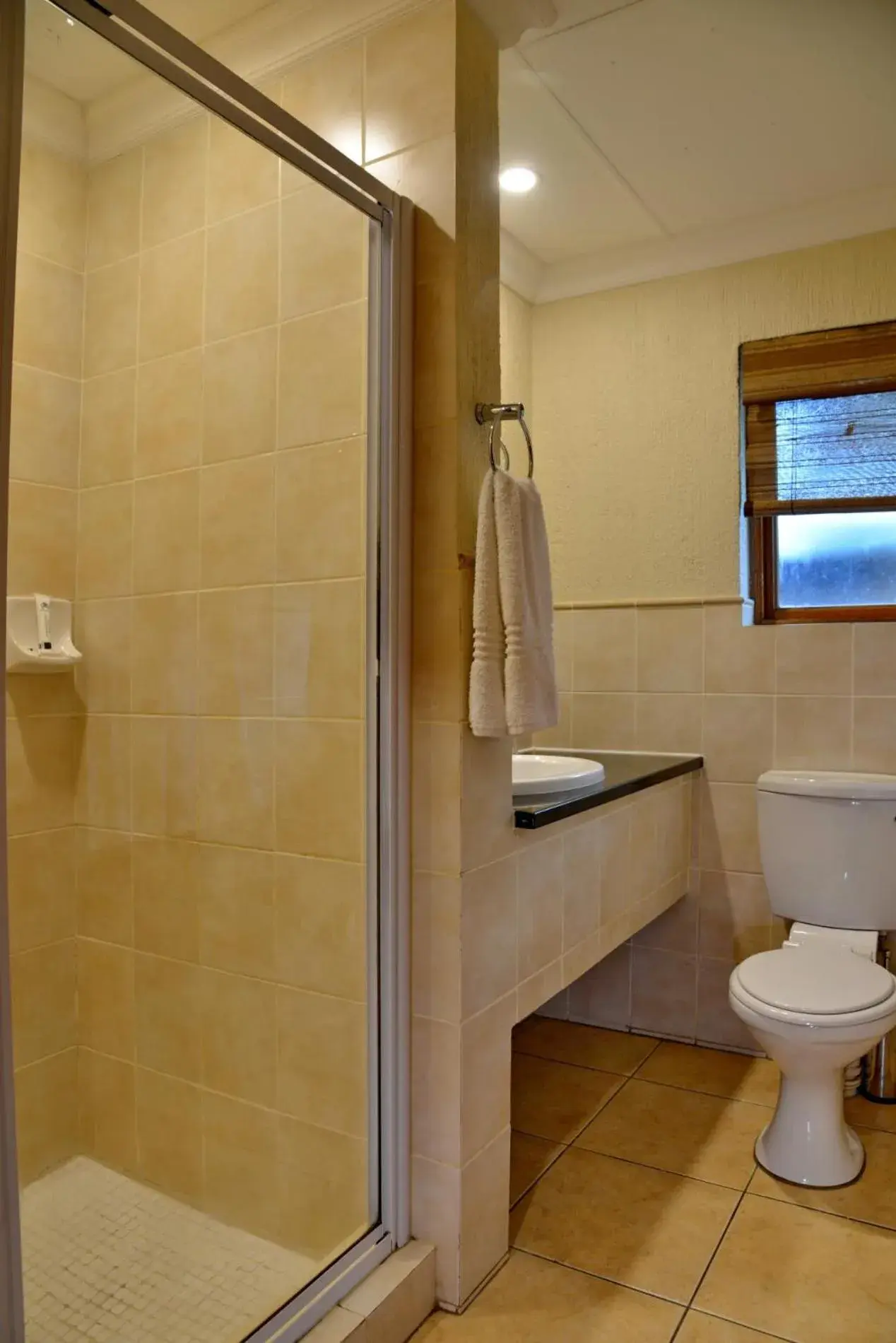 Bathroom in Cambalala - Luxury Units - in Kruger Park Lodge - Serviced Daily, Free Wi-Fi Bathroom in Cambalala - Luxury Units - in Kruger Park Lodge - Serviced Daily, Free Wi-Fi