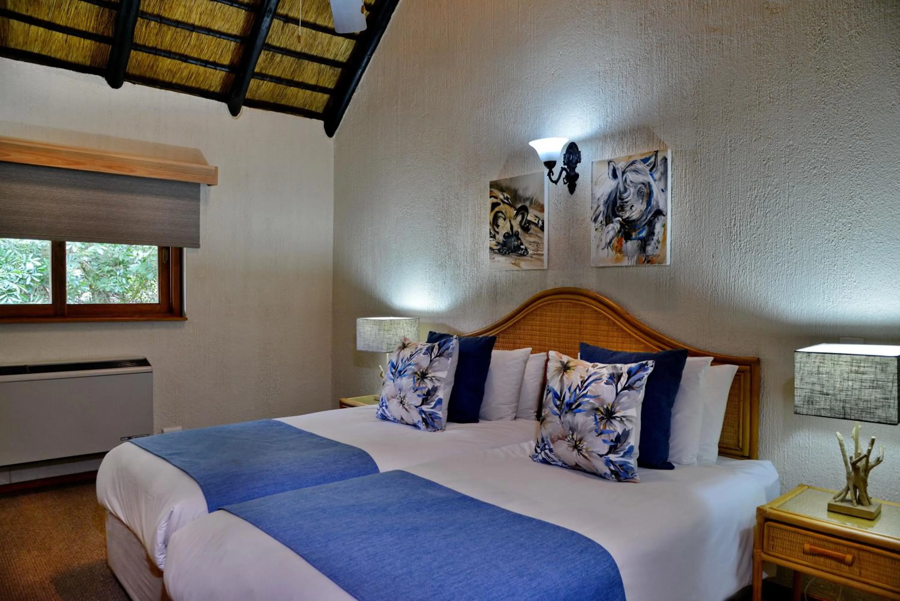 Bed in Cambalala - Luxury Units - in Kruger Park Lodge - Serviced Daily, Free Wi-Fi